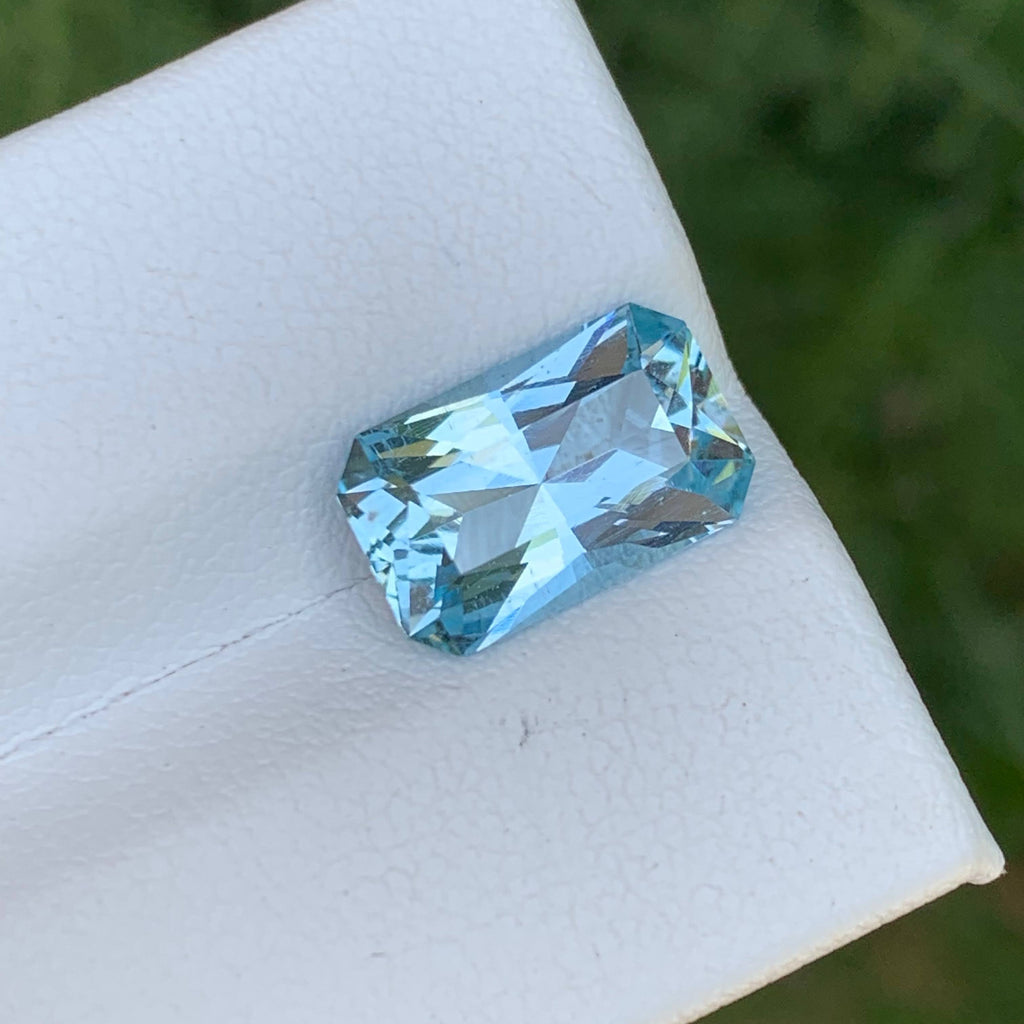 3.45 Carats Fancy Blue Aquamarine