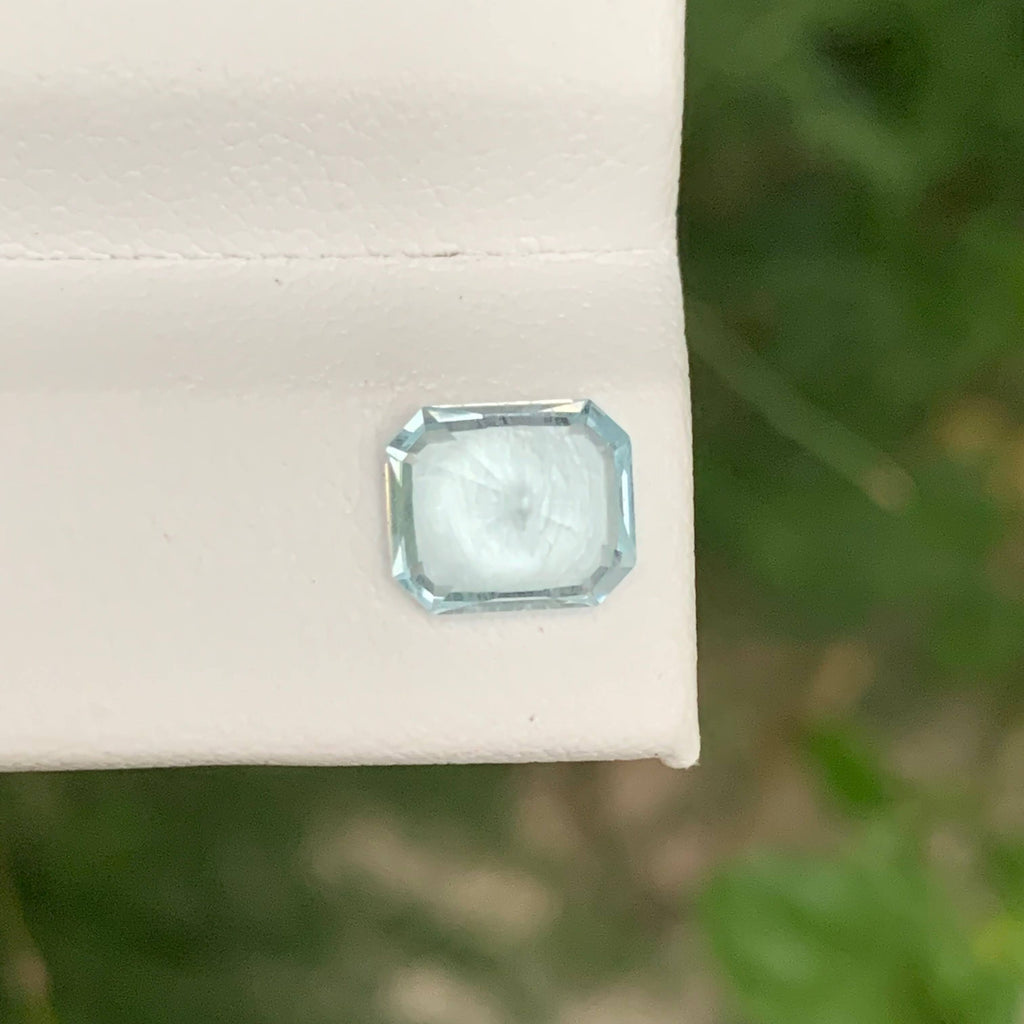 1.75 Carats Light Blue Aquamarine