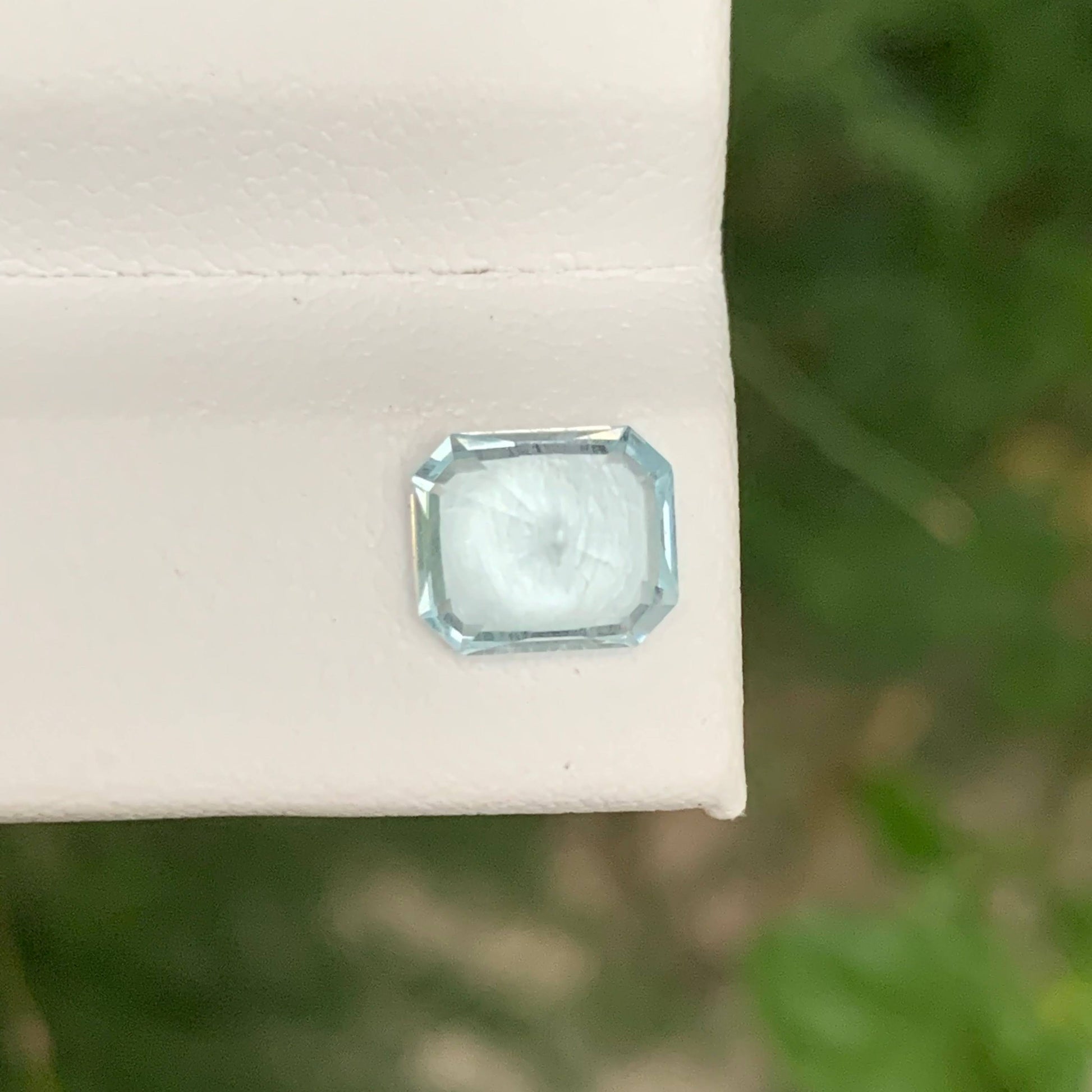 1.75 Carats Light Blue Aquamarine