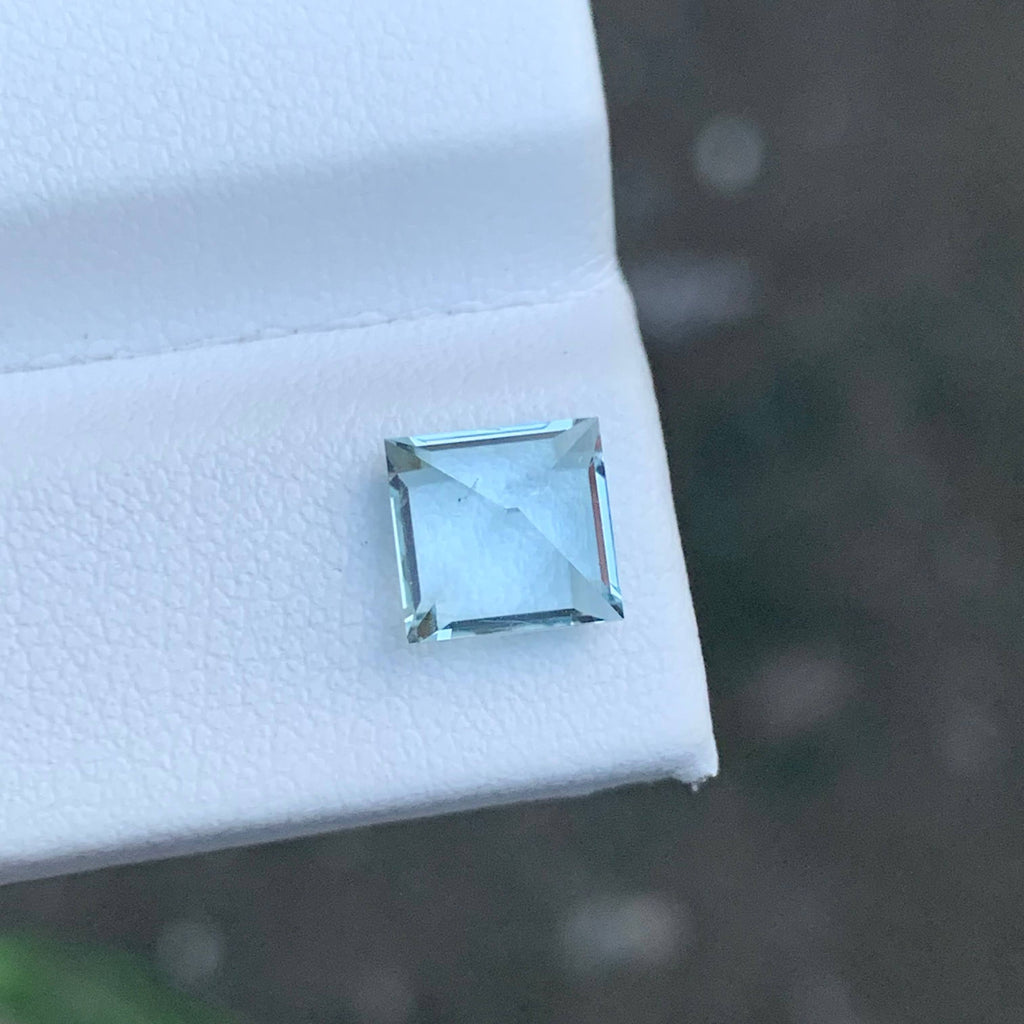 1.50 Carat Light Blue Aquamarine Baguette Cut Pakistan | VVS Untreated
