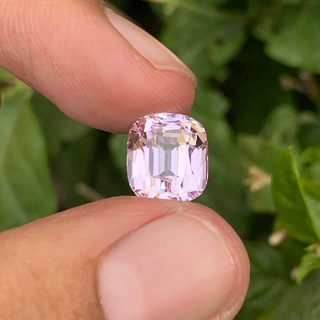 5.75 Carat Loose Kunzite Gem