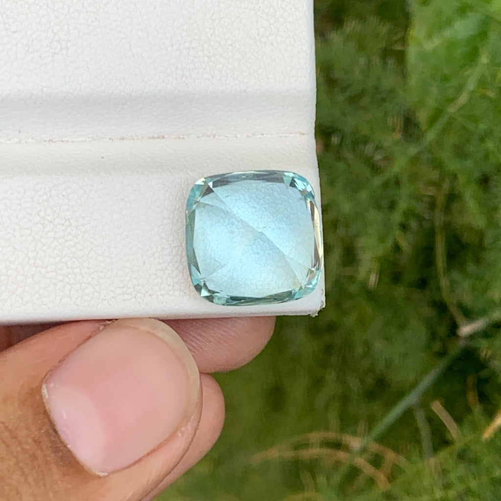 9.70 Carats Light Blue Aquamarine 