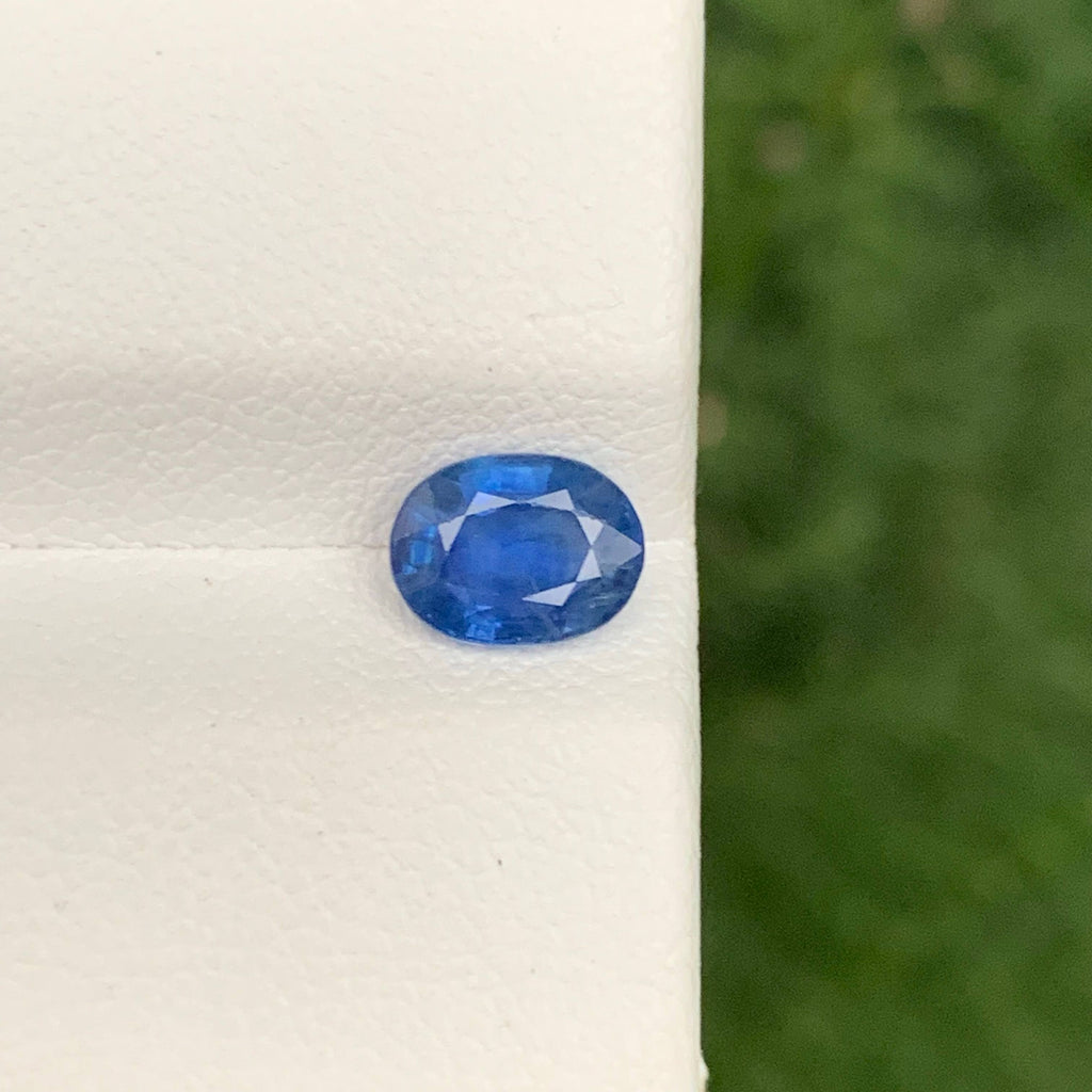 1.20 Carat Blue Sapphire Oval Cut