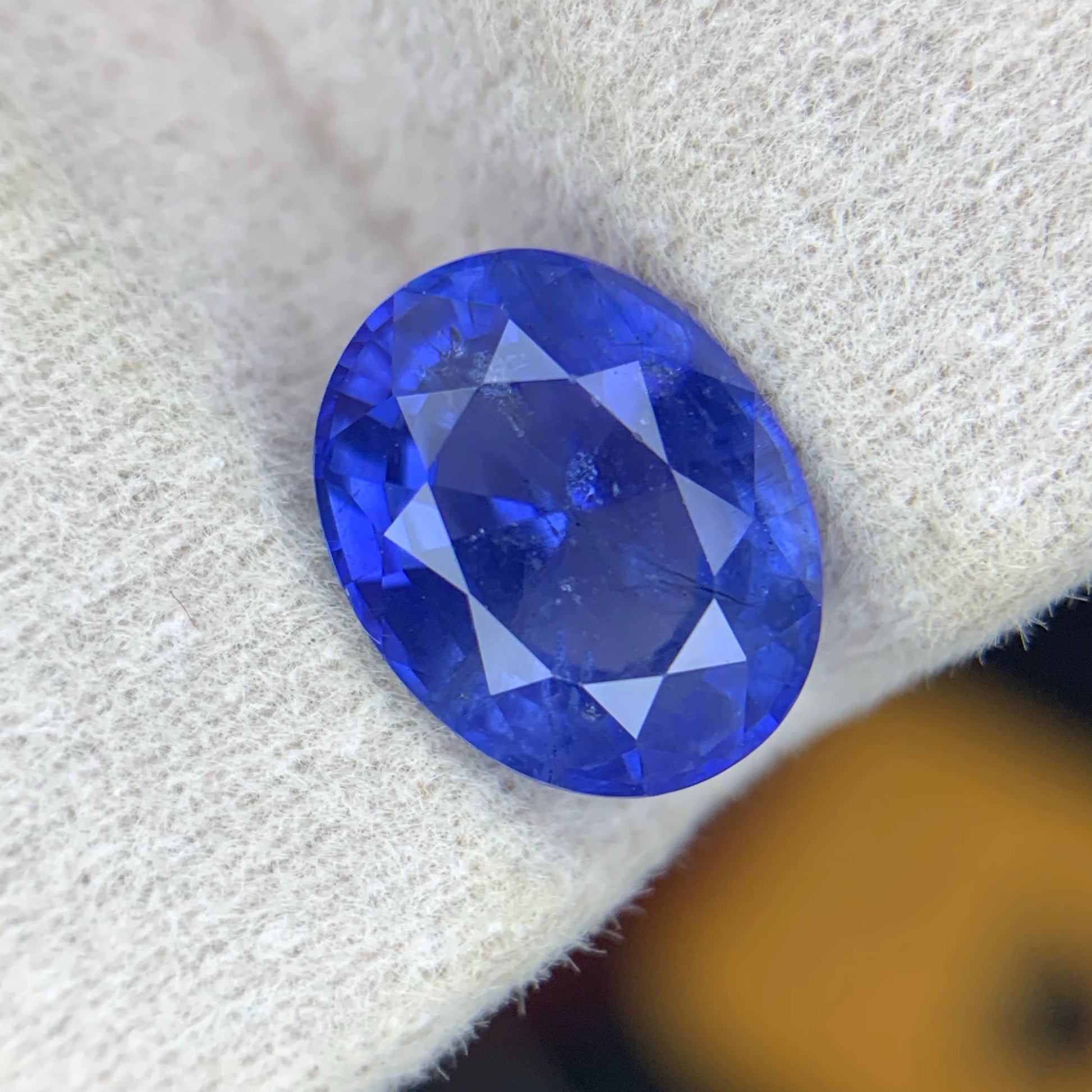 3.20 Ct Natural Blue Sapphire Oval 