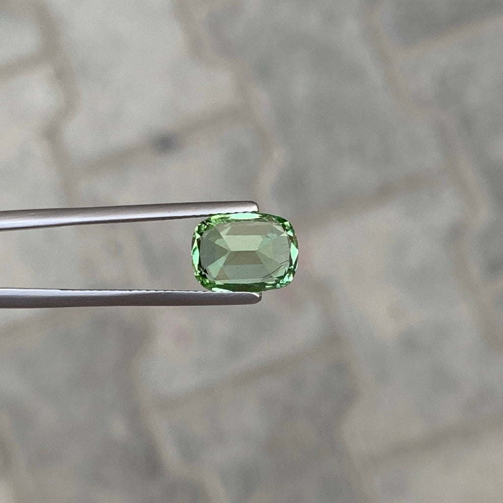 3.75 Carat Natural Loose Green Color Peridot Cushion Cut Pakistani Gemstone