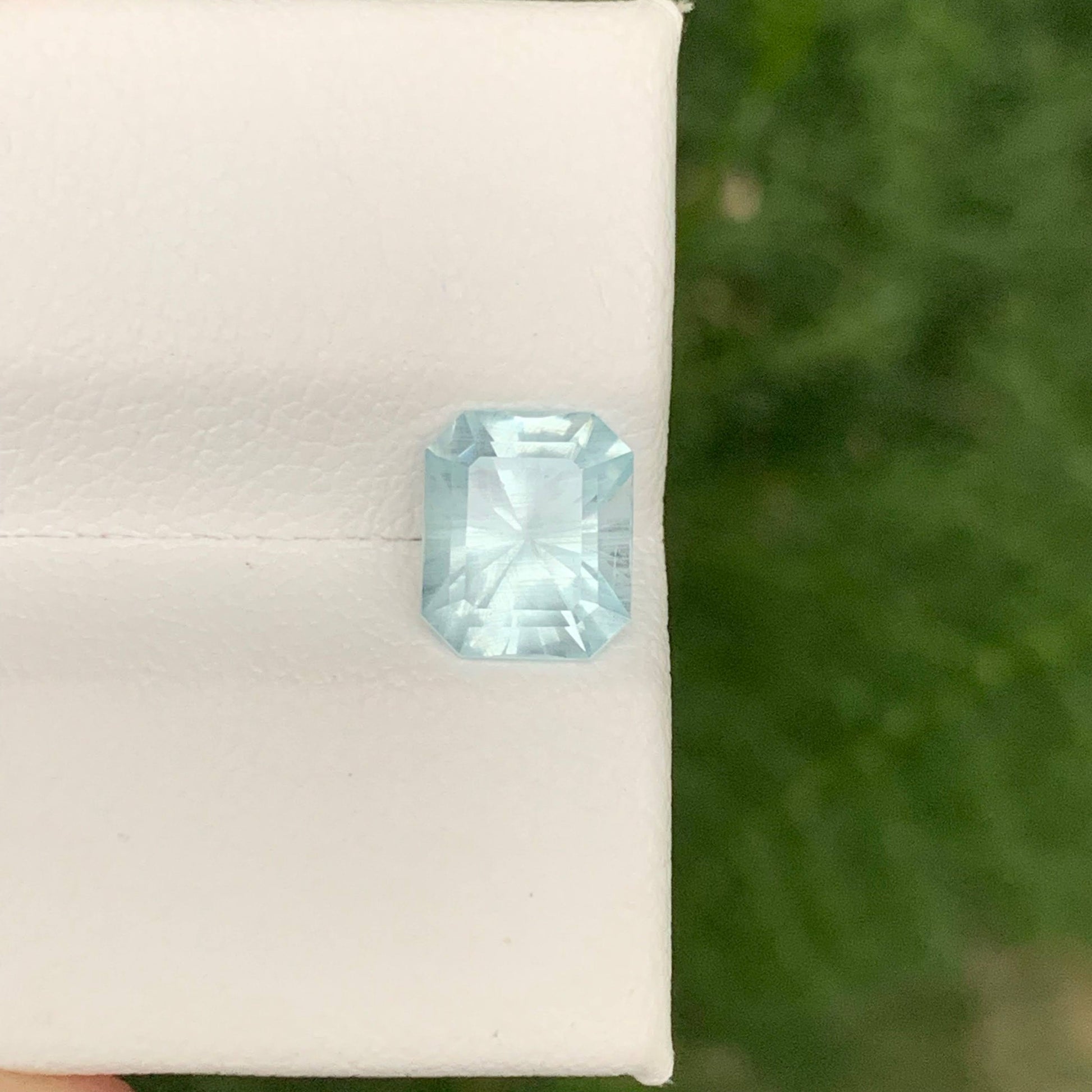 1.75 Carats Light Blue Aquamarine