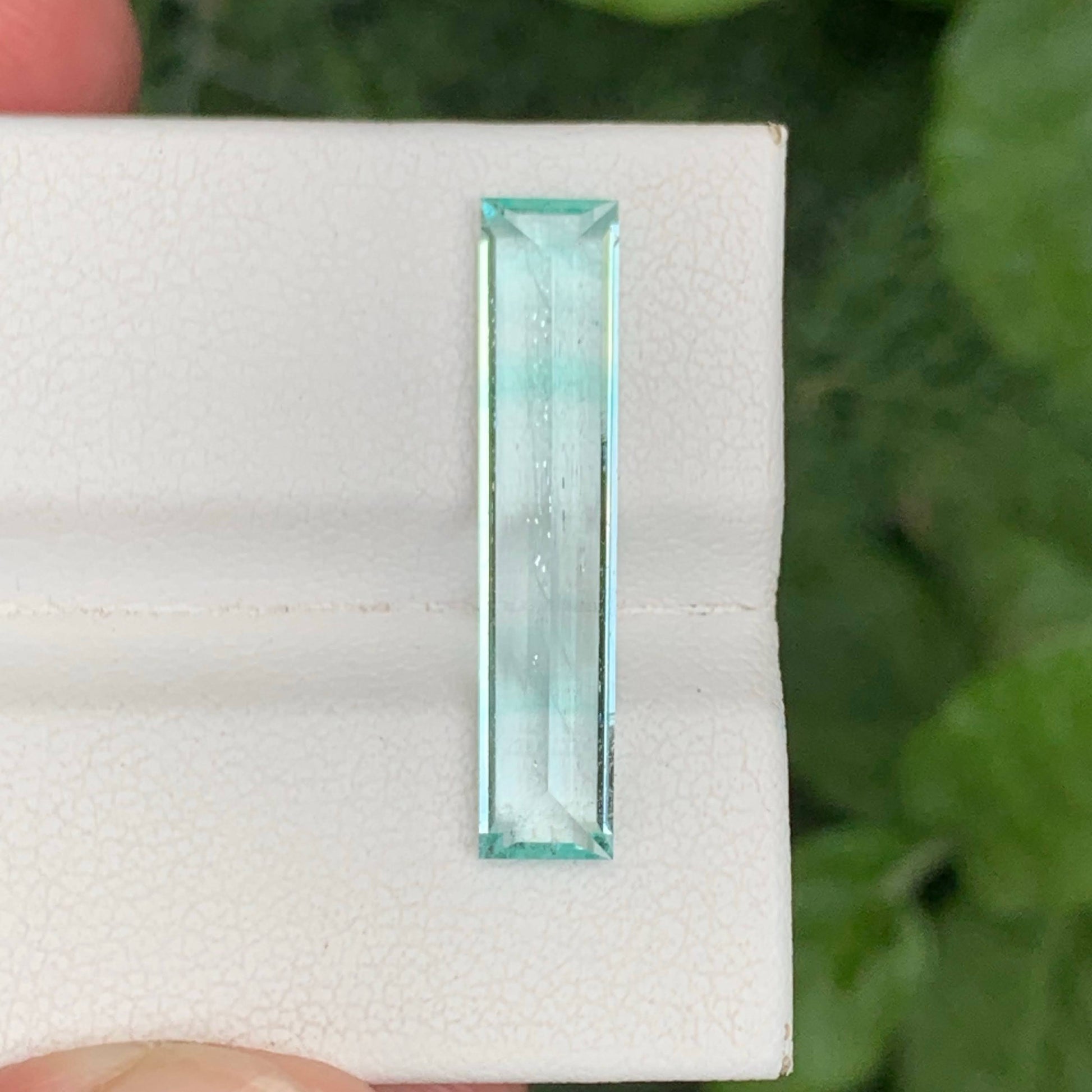 4.00 Carats Light Green Emerald