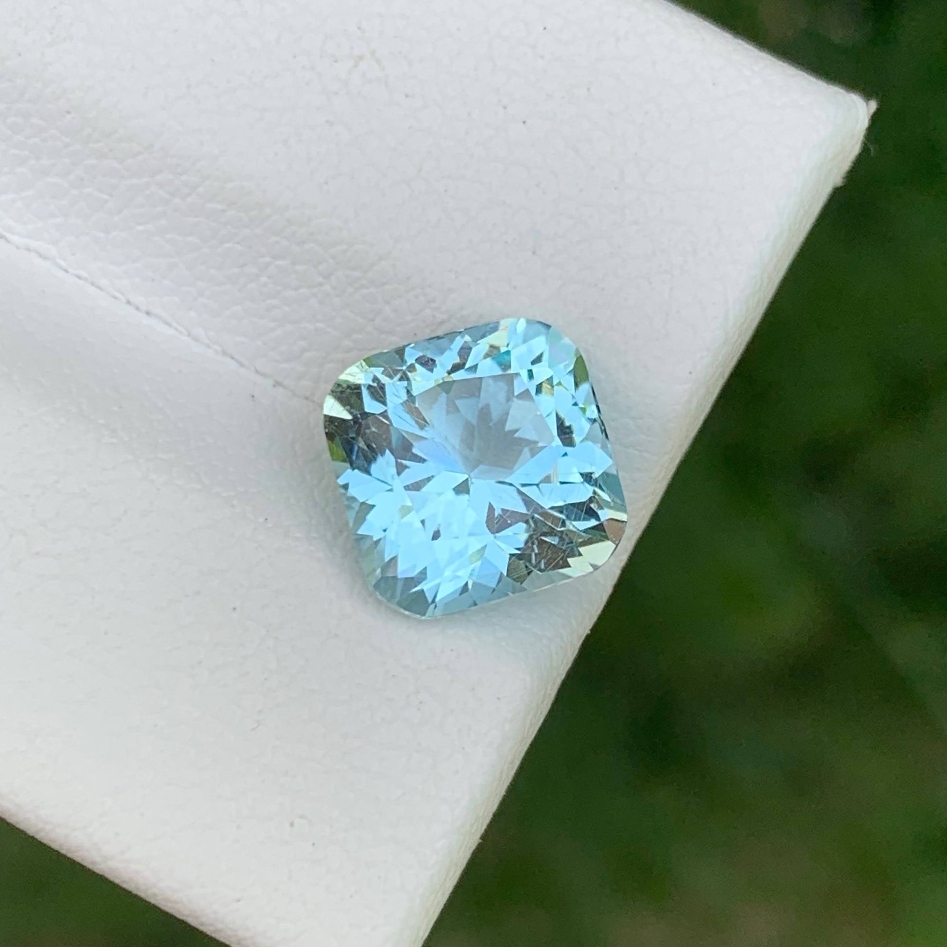 3.45 Carats Light Blue Aquamarine