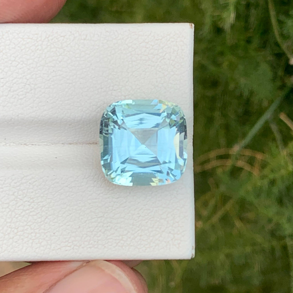 9.70 Carats Light Blue Aquamarine 