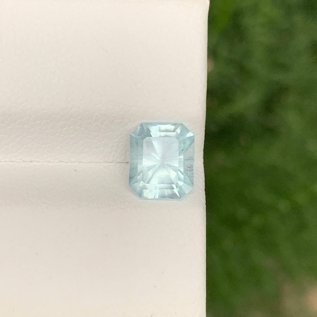 1.75 Carats Light Blue Aquamarine