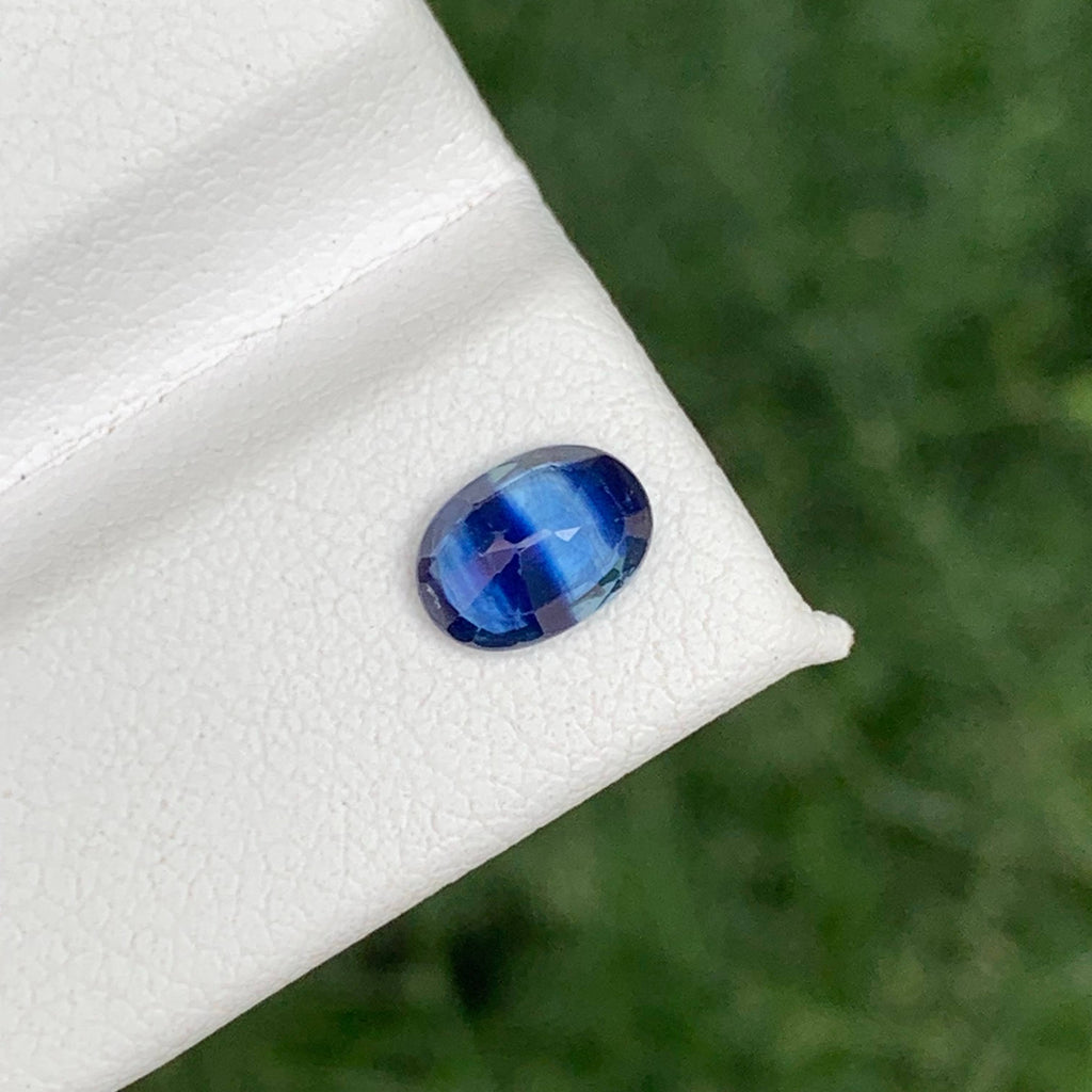 0.95 Carat Blue Sapphire Oval Cut