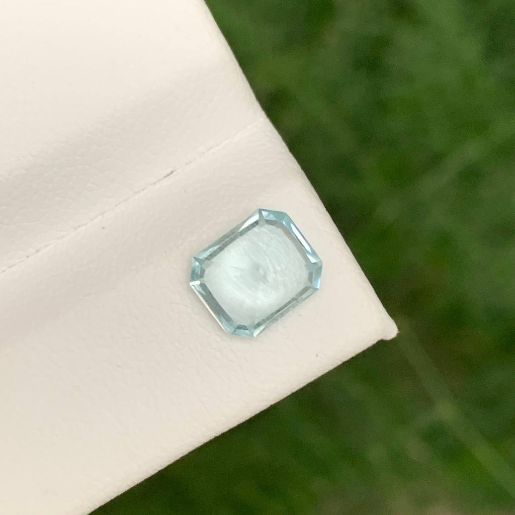 1.75 Carats Light Blue Aquamarine