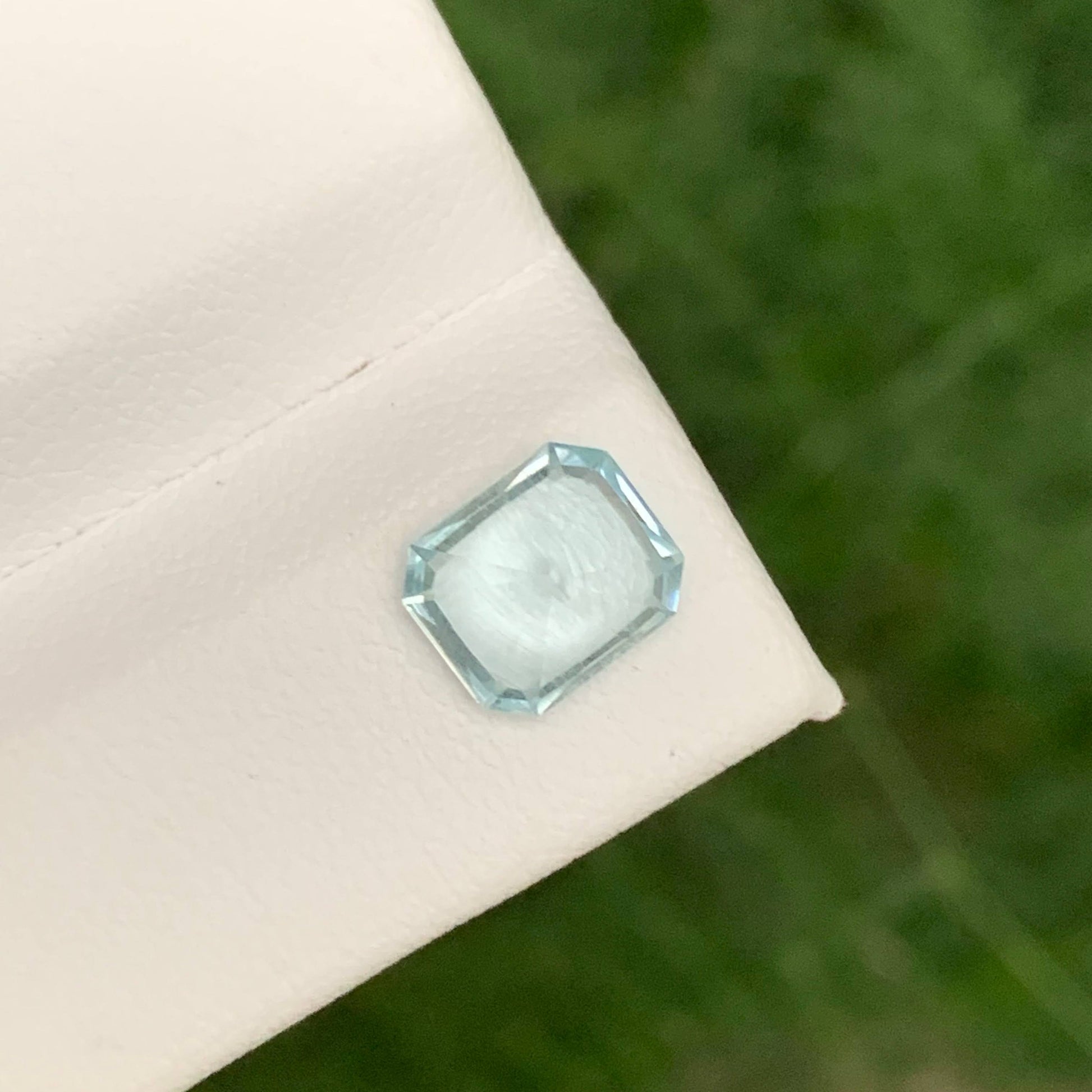 1.75 Carats Light Blue Aquamarine