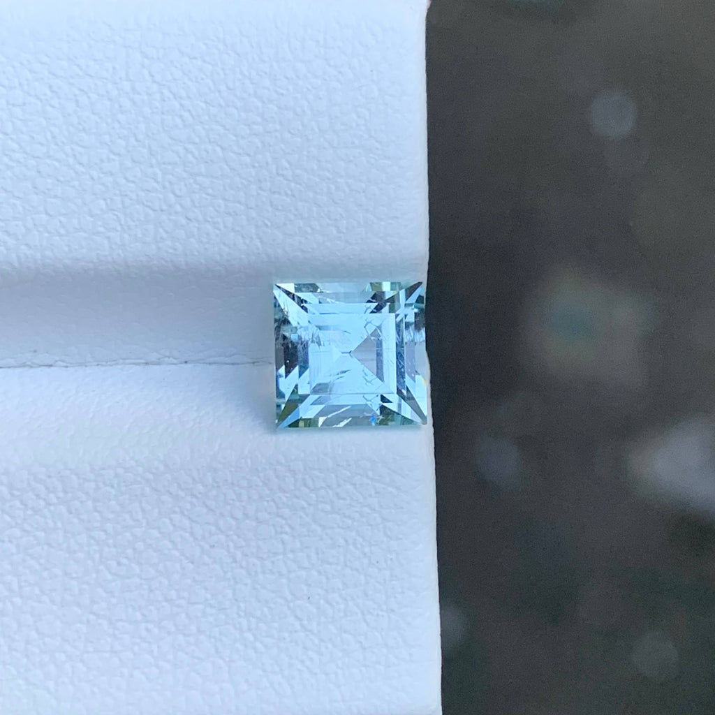 1.50 Carat Light Blue Aquamarine Baguette Cut Pakistan | VVS Untreated
