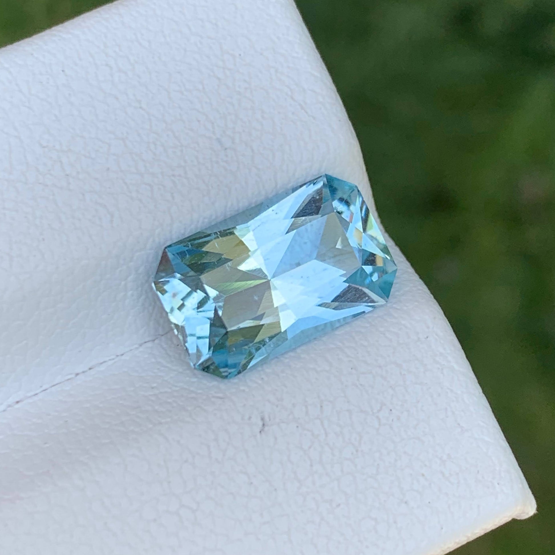 3.45 Carats Fancy Blue Aquamarine