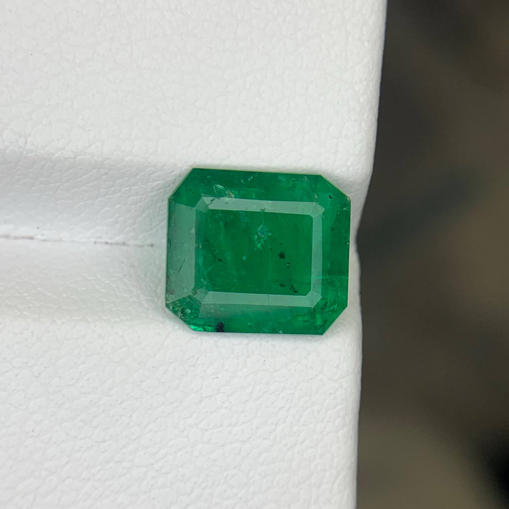 2.40 Carat Natural Loose Green Color Emerald Stone Emerald Cut Gemstone