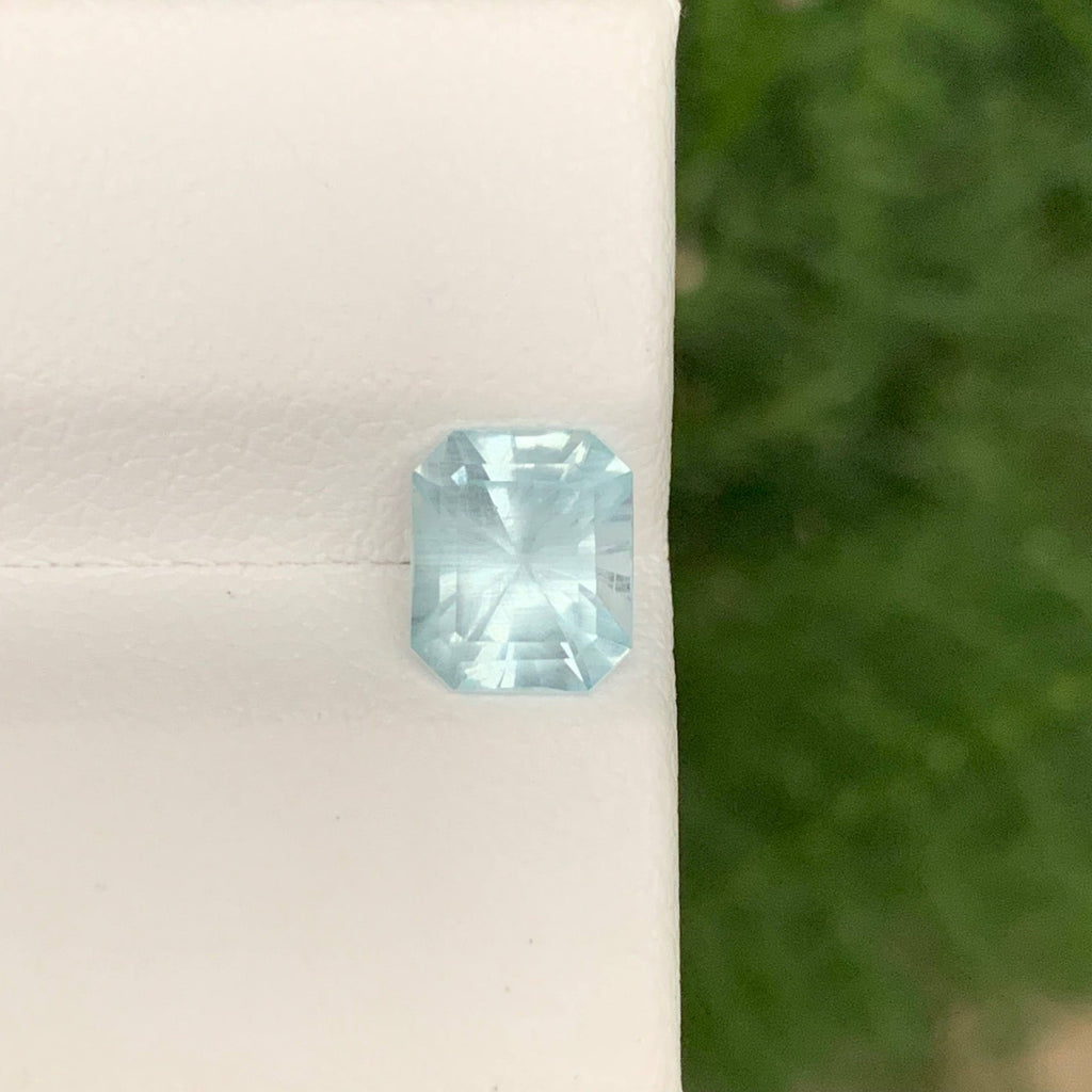 1.75 Carats Light Blue Aquamarine