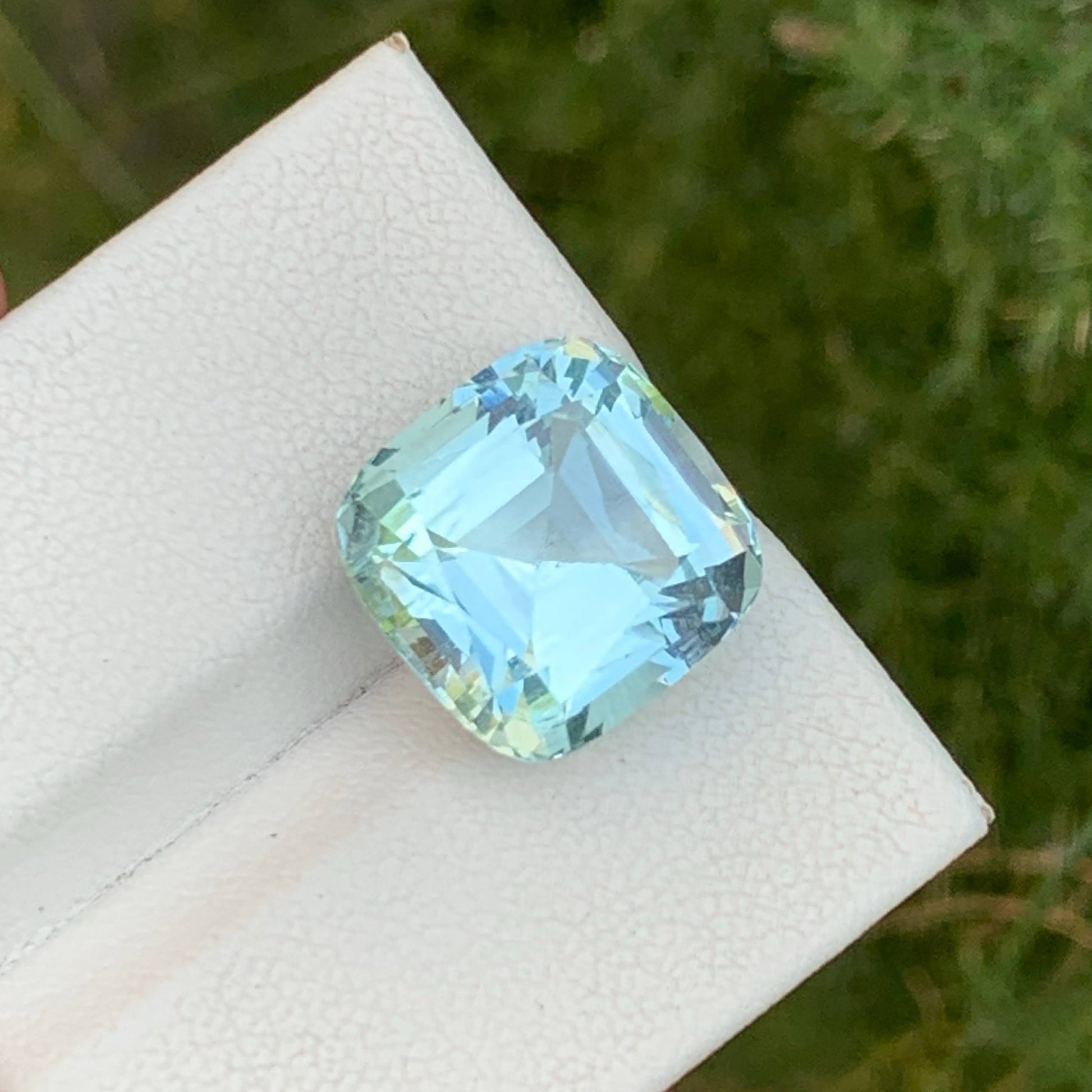 9.70 Carats Light Blue Aquamarine 