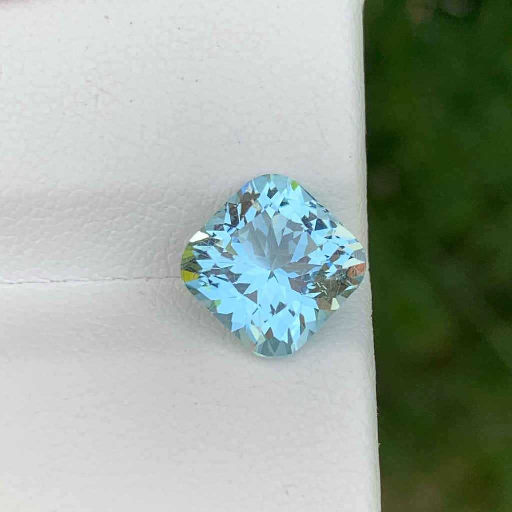 3.45 Carats Light Blue Aquamarine