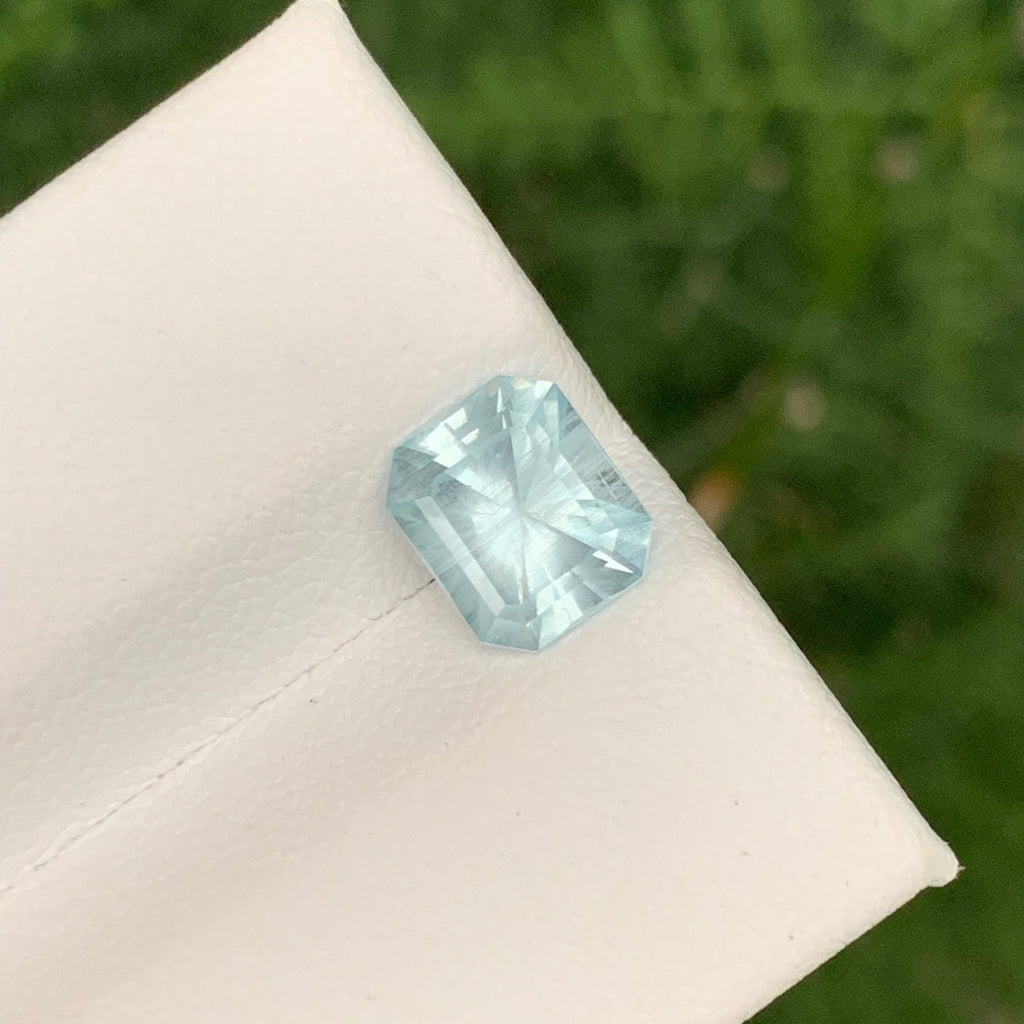 1.75 Carats Light Blue Aquamarine