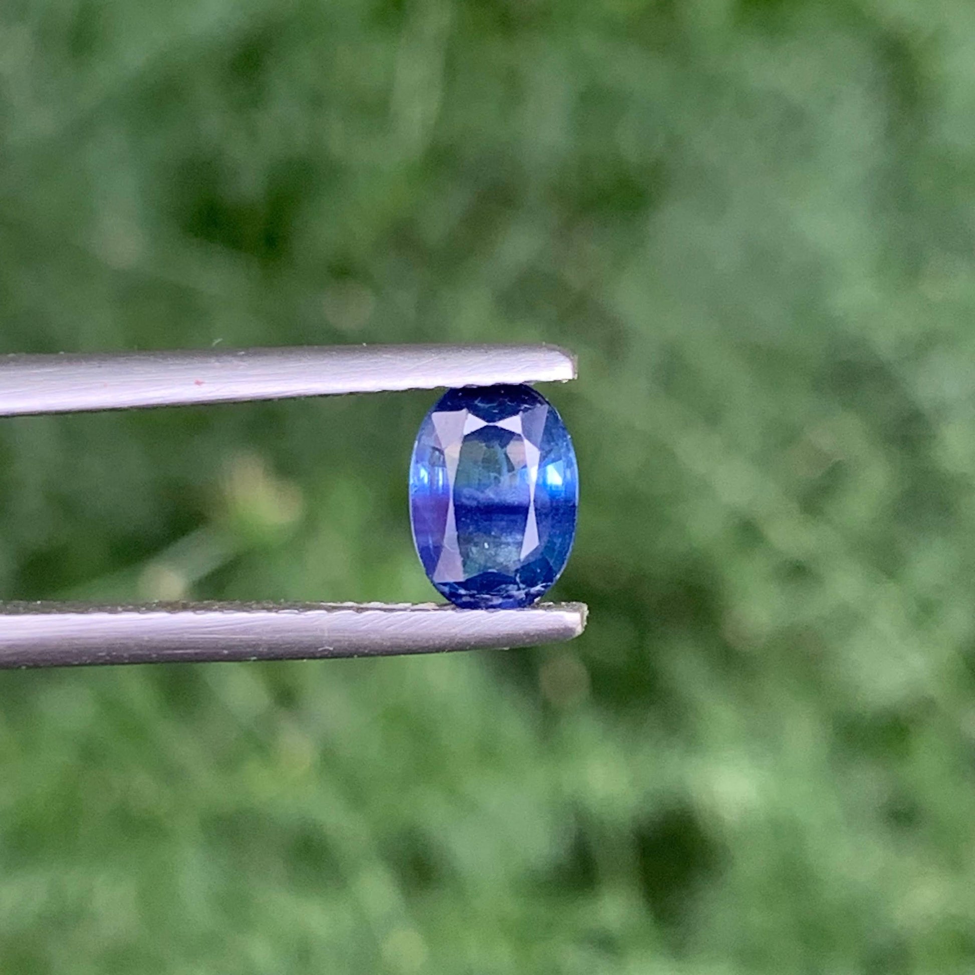 0.95 Carat Blue Sapphire Oval Cut