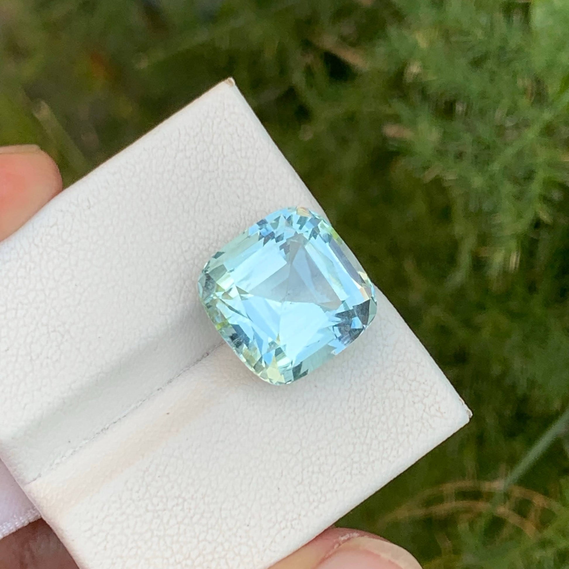 9.70 Carats Light Blue Aquamarine 