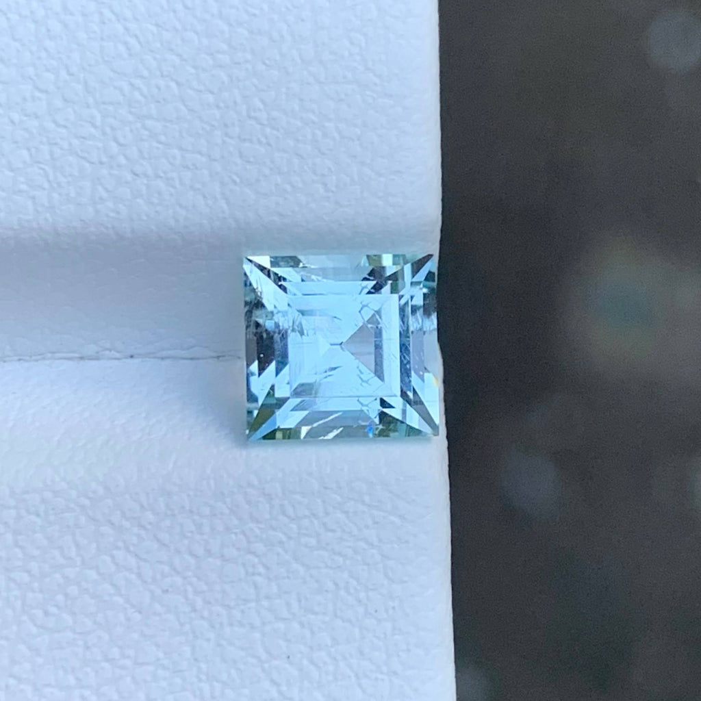 1-50-carat-light-blue-aquamarine-baguette-cut-pakistan-shop-now