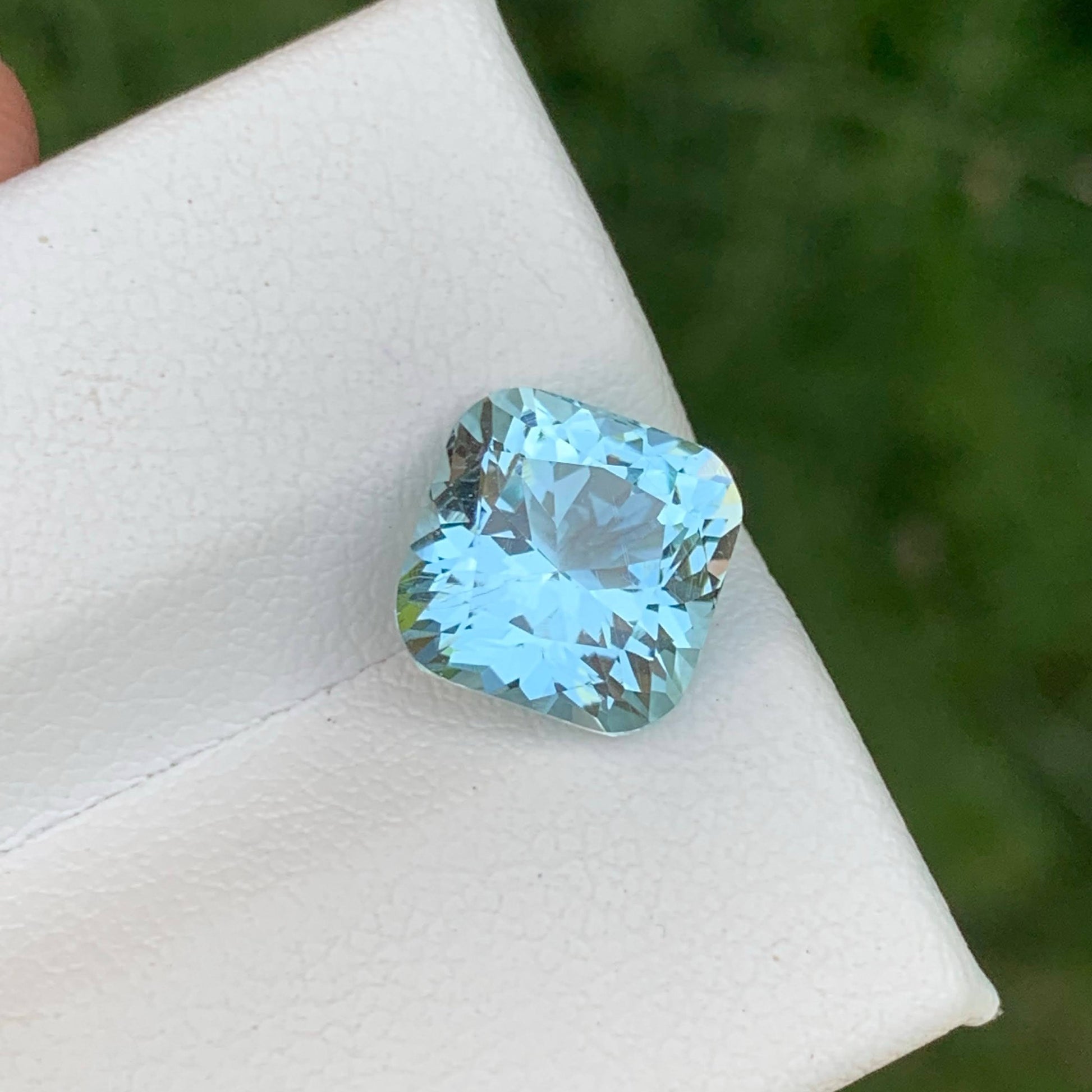3.45 Carats Light Blue Aquamarine