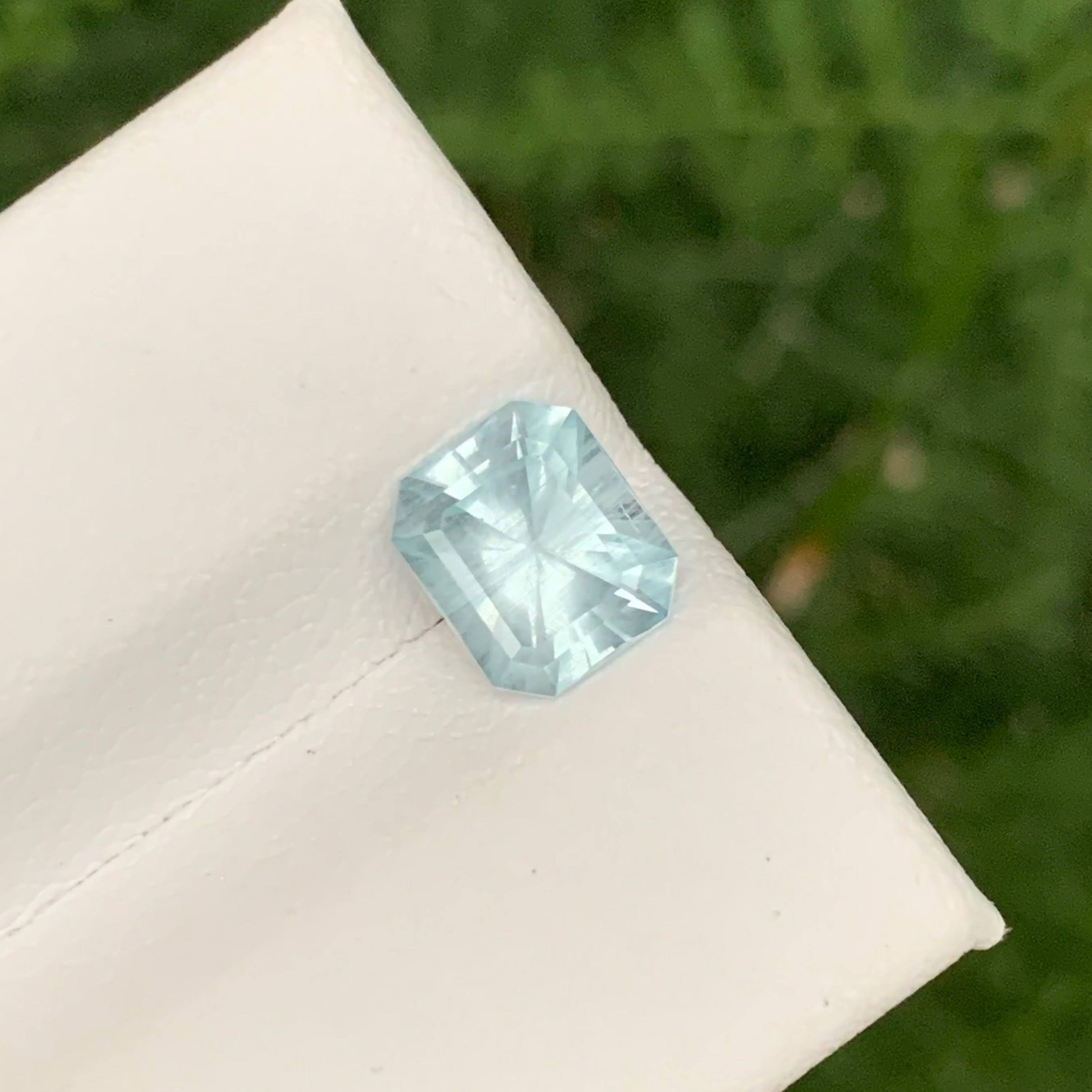 1.75 Carats Light Blue Aquamarine