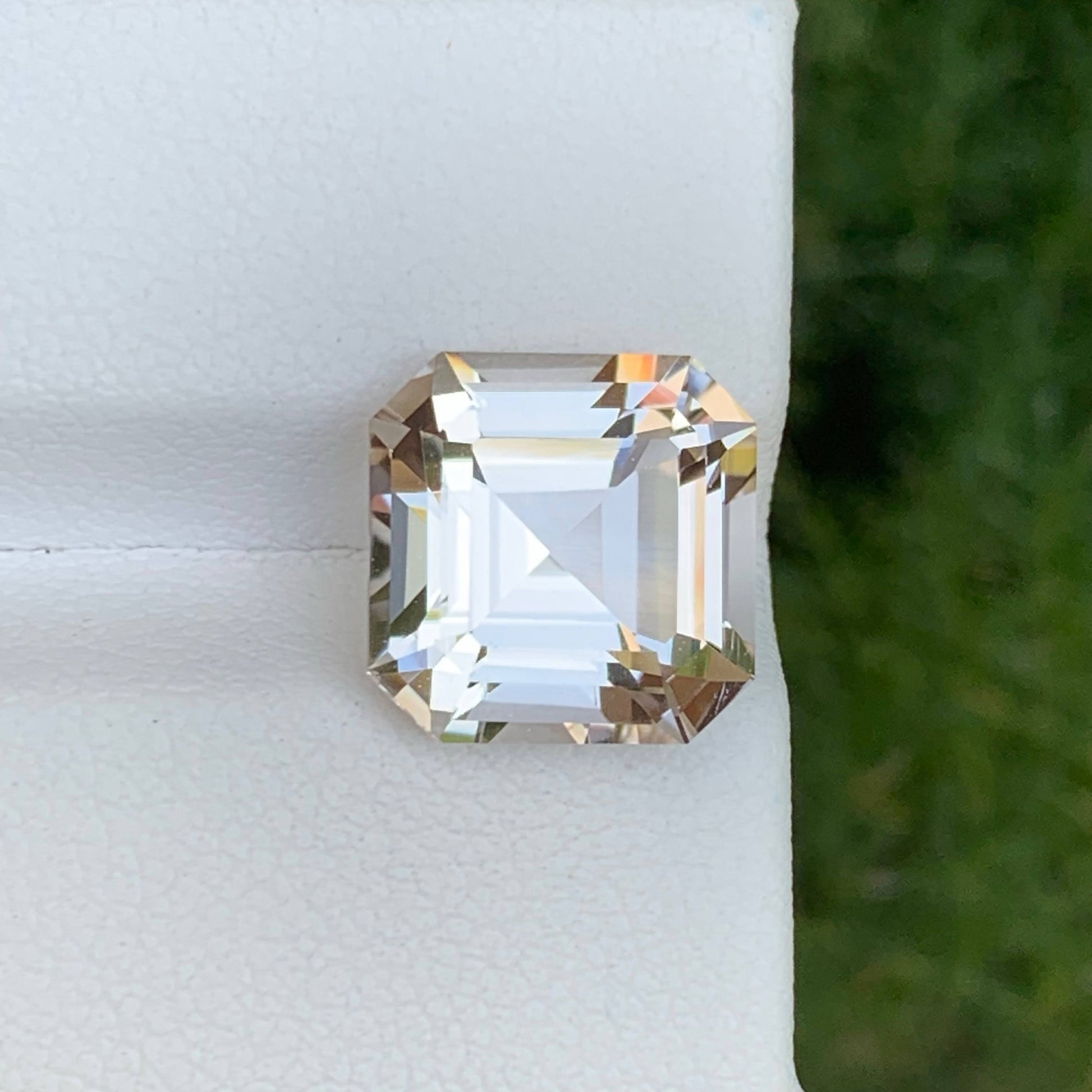 8.05 Carats Golden Topaz Stone
