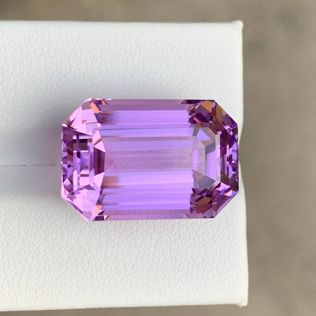 28.30 Ct Pink Purple Kunzite Emerald