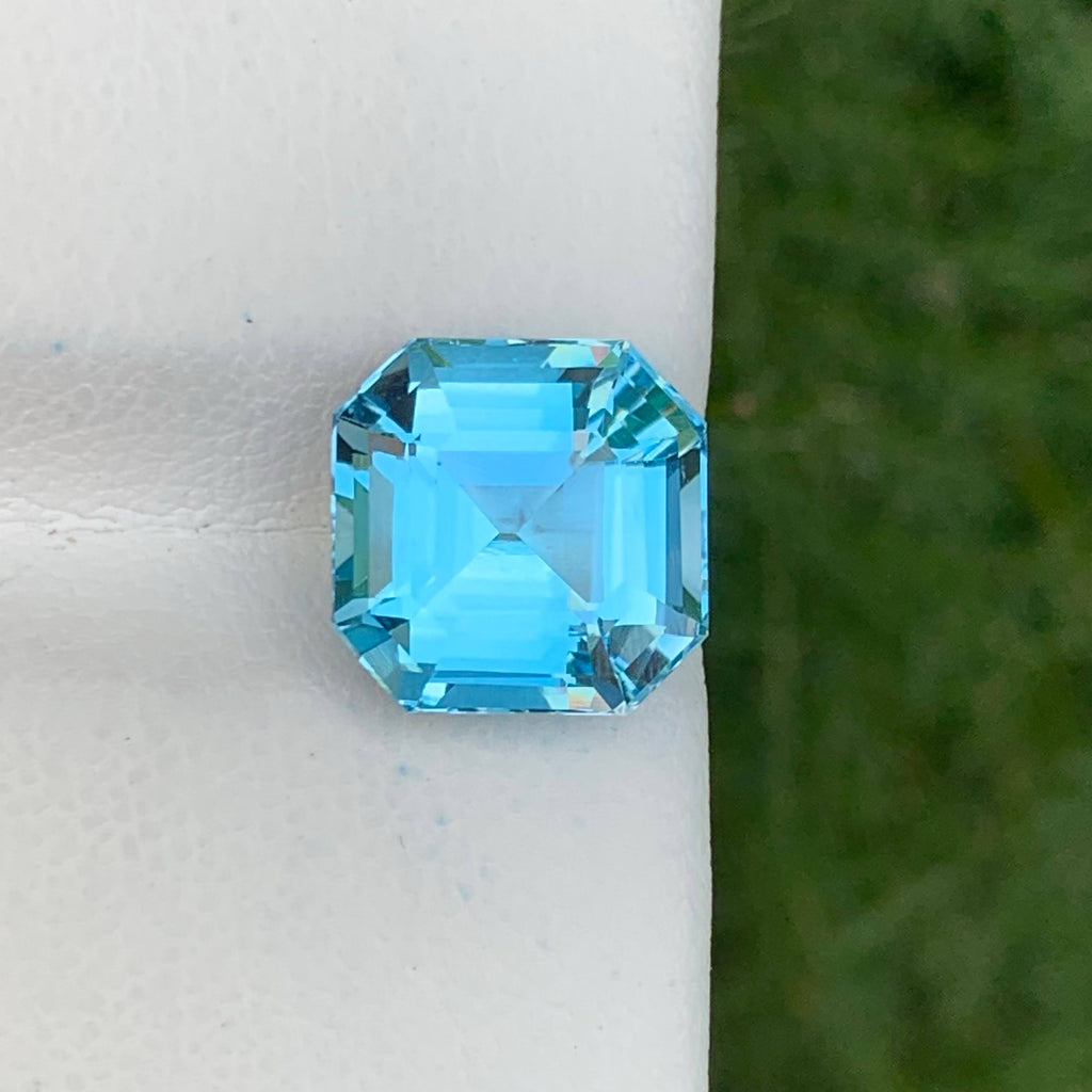 7.95 Carats Sky Blue Topaz