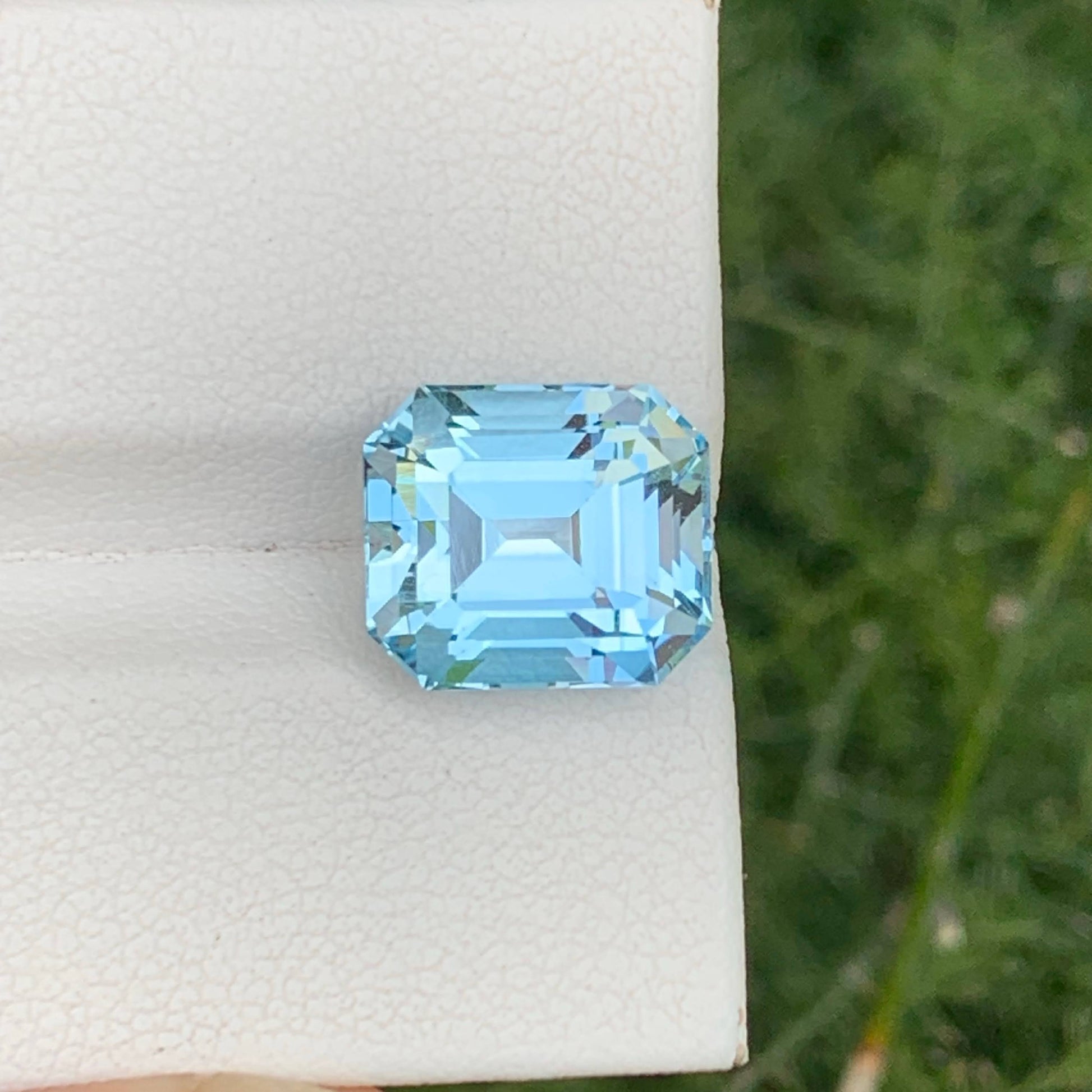 8.20 Carats Sky Blue Topaz