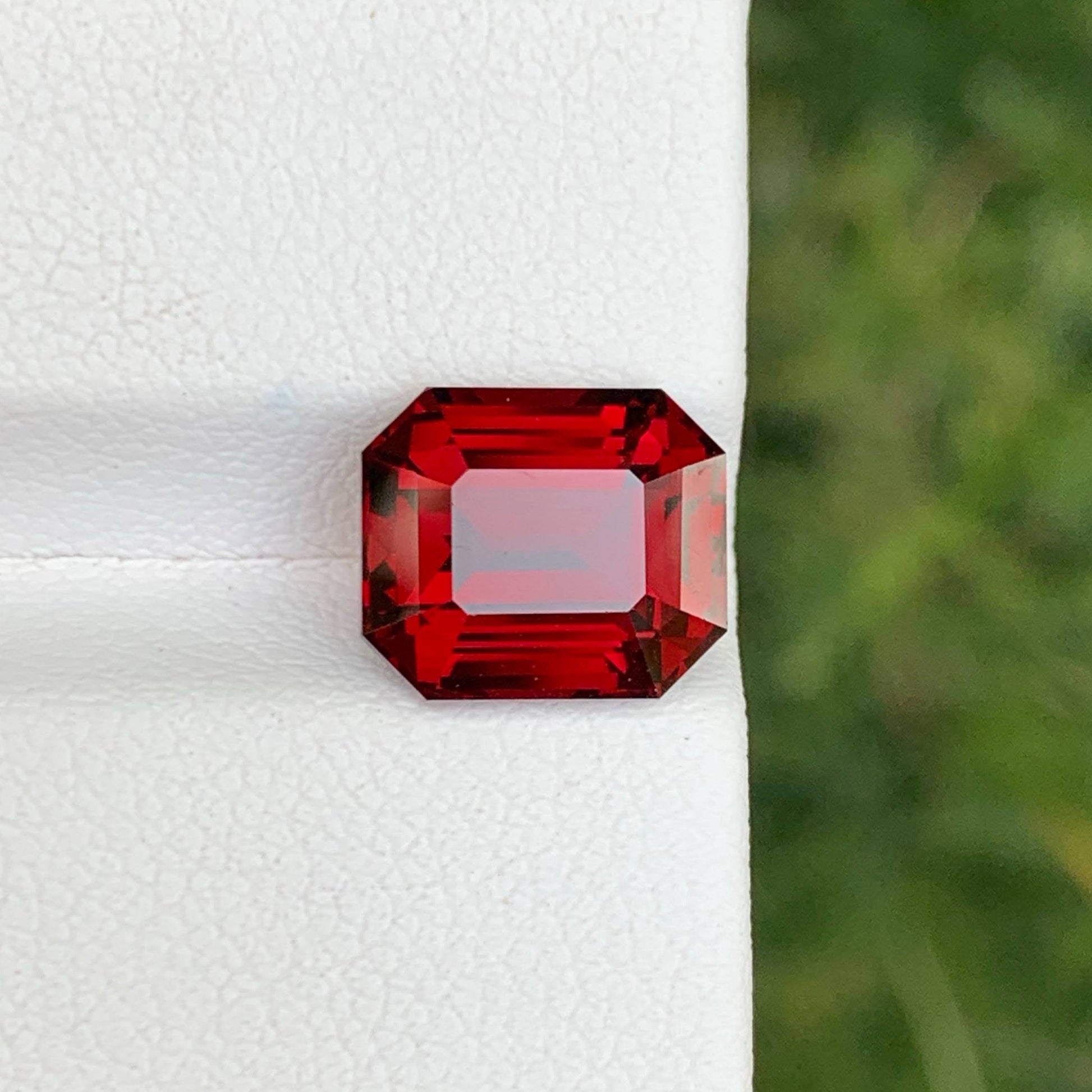 4.65 Ct Natural Sweet Red Garnet Emerald