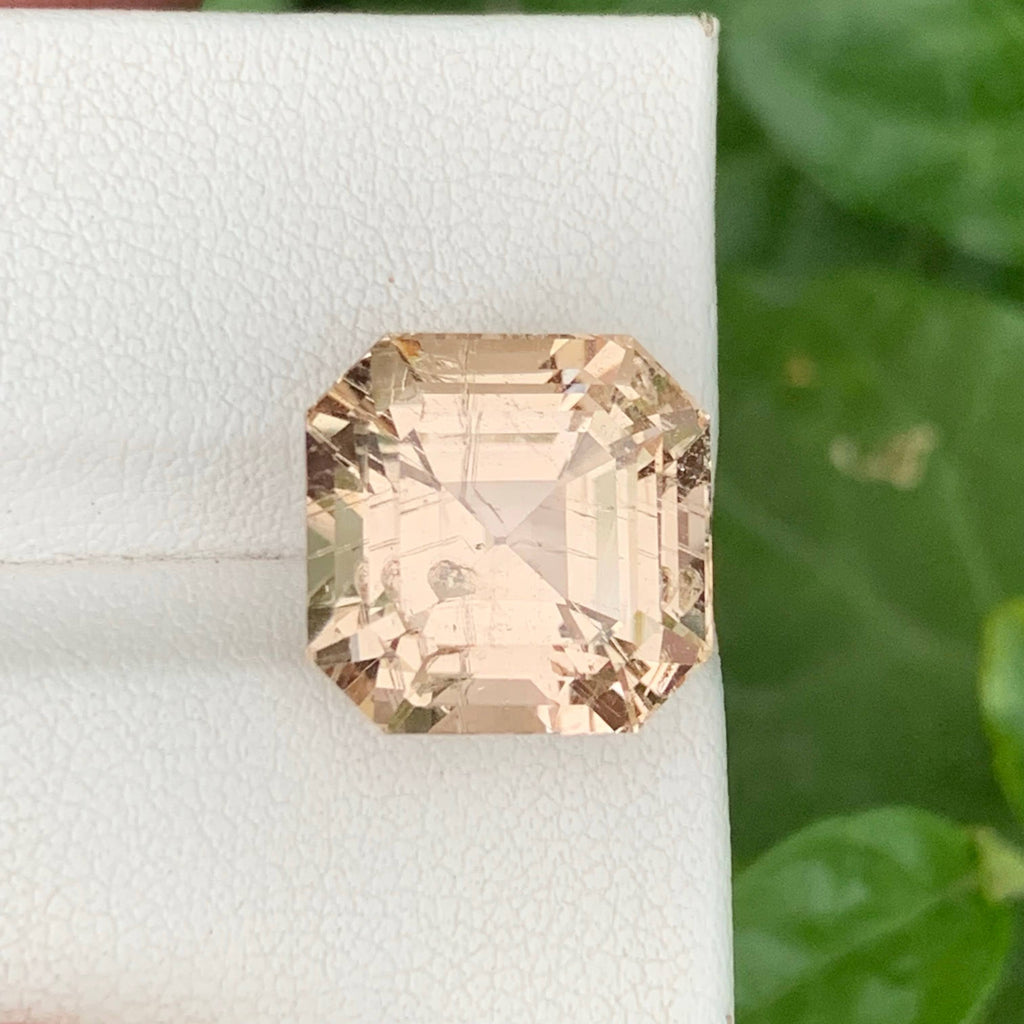 15.90 Carats Golden Topaz Stone