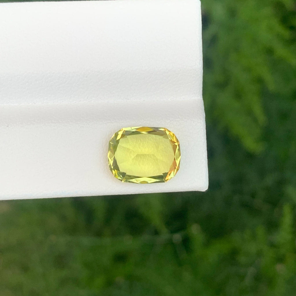 3.55 Carats Lemon Citrine Oval 