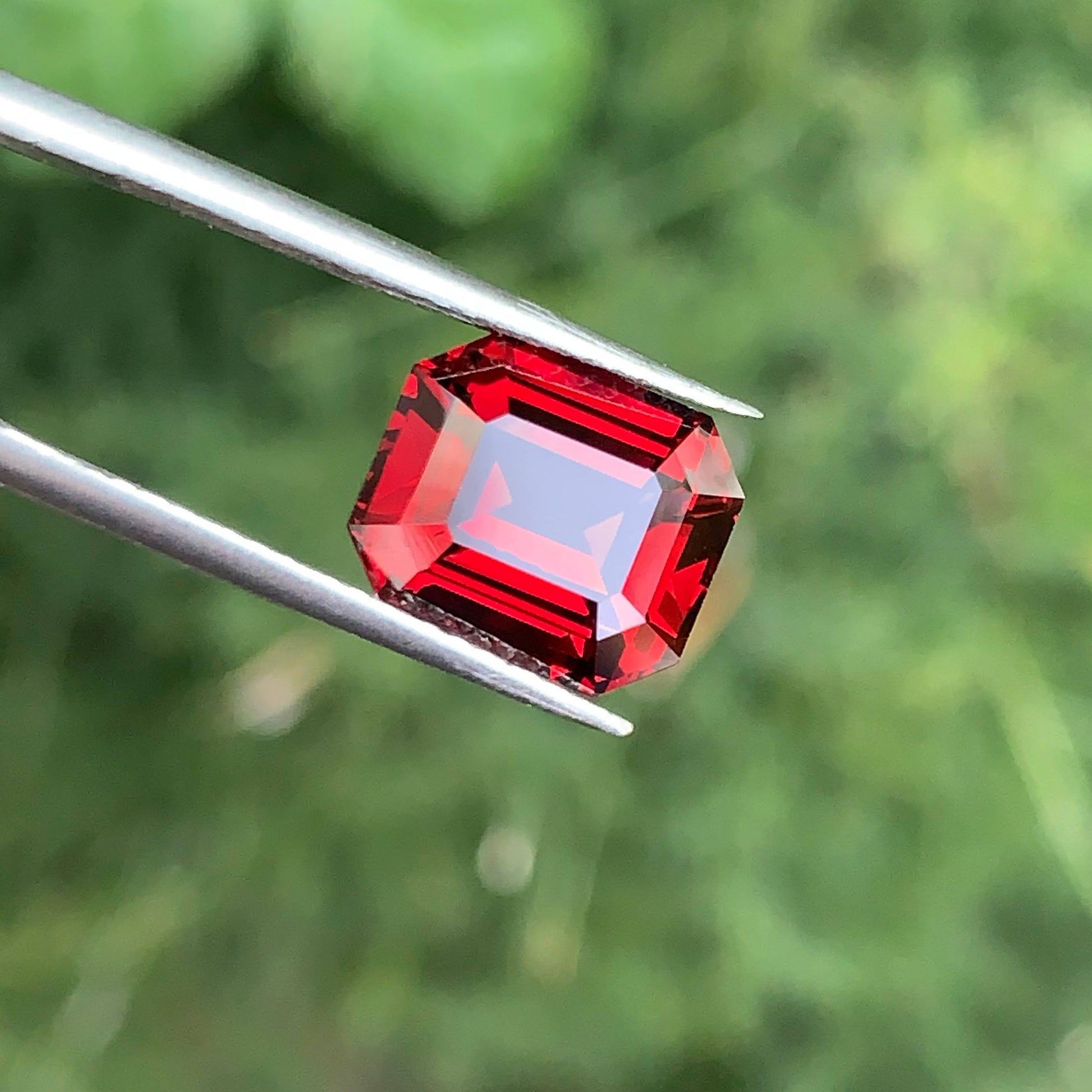 4.65 Ct Natural Sweet Red Garnet Emerald