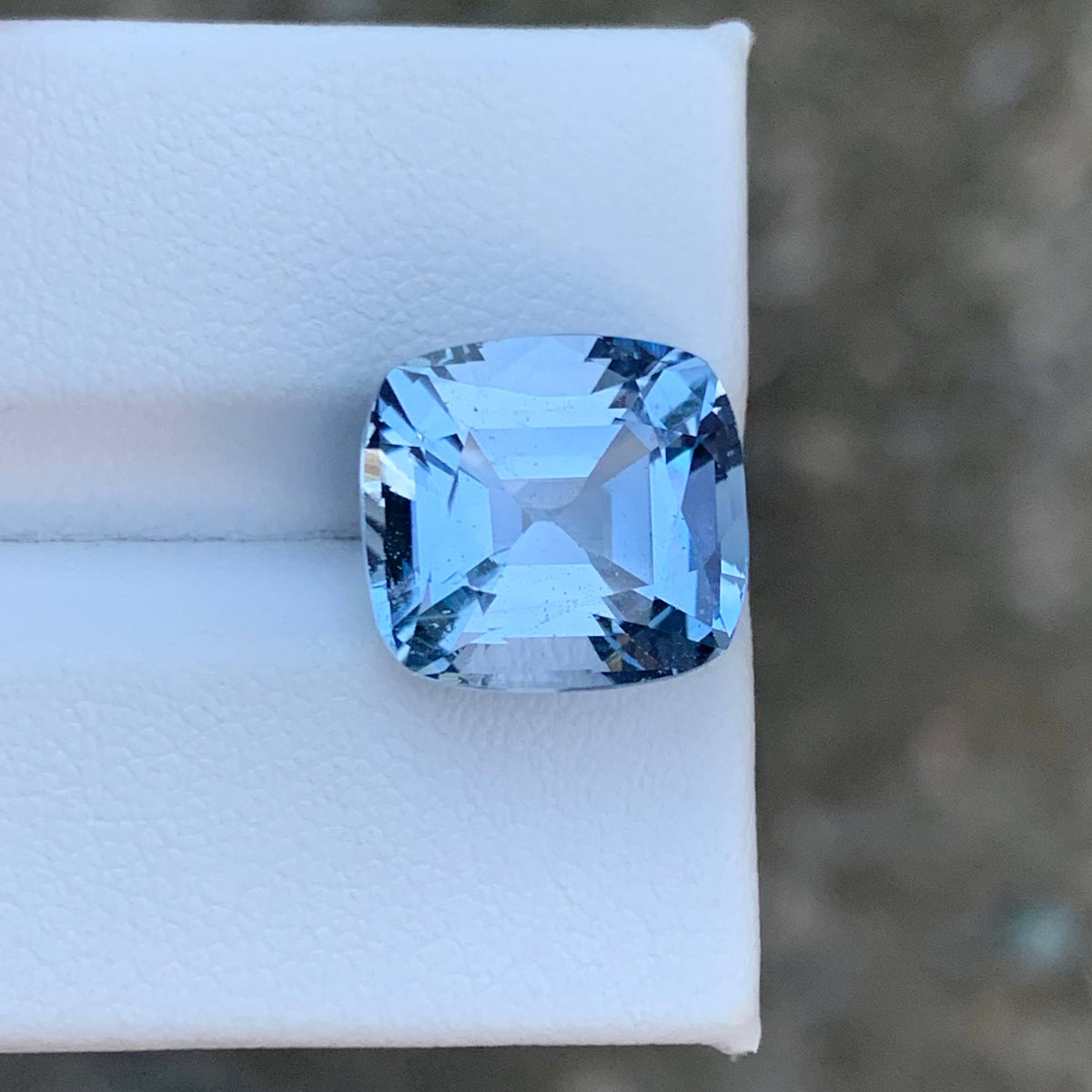 7.00 Carat Natural Aquamarine Goshenite Cushion Cut Gemstone From Pakistan