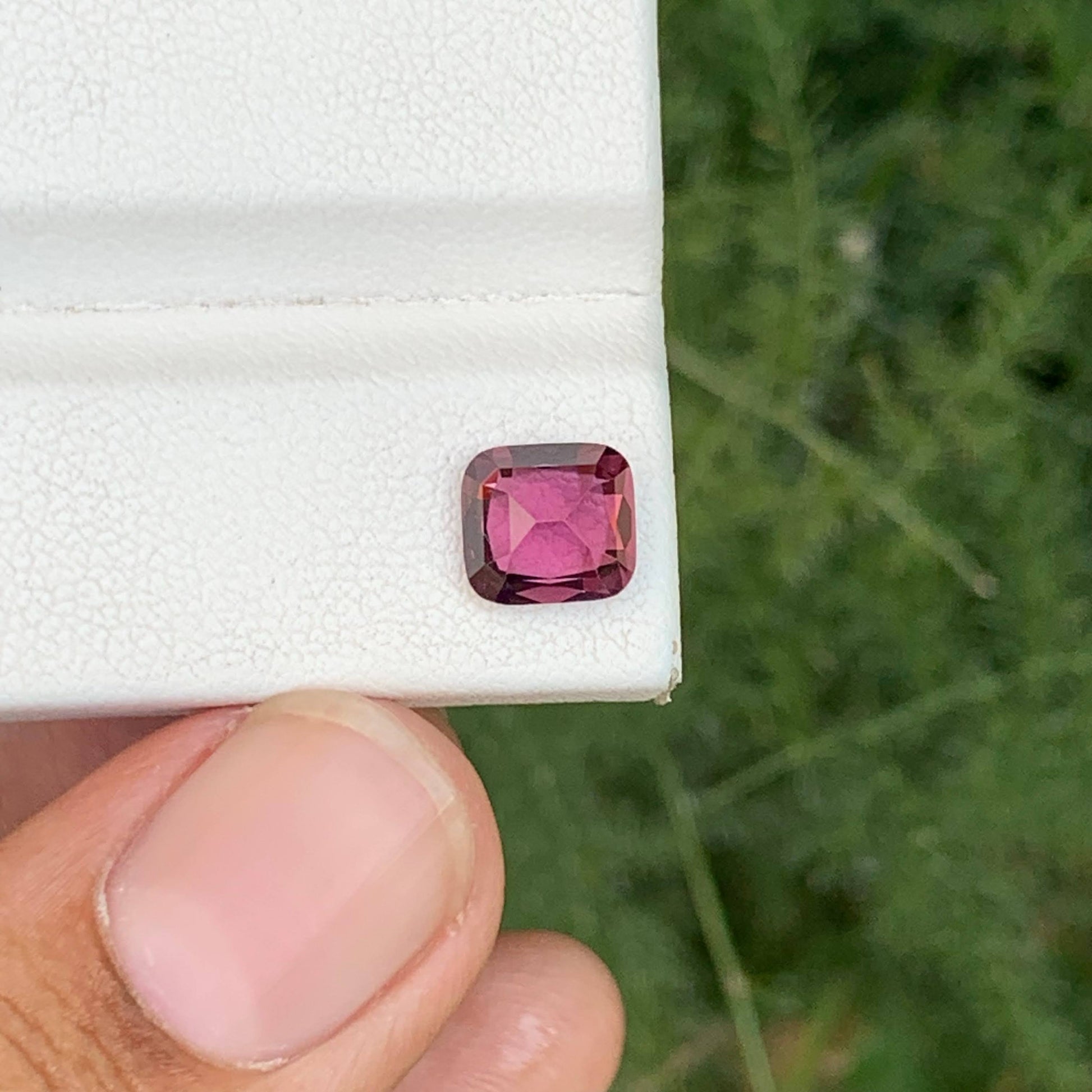 1.90 Carats Purplish Pink Spinel 