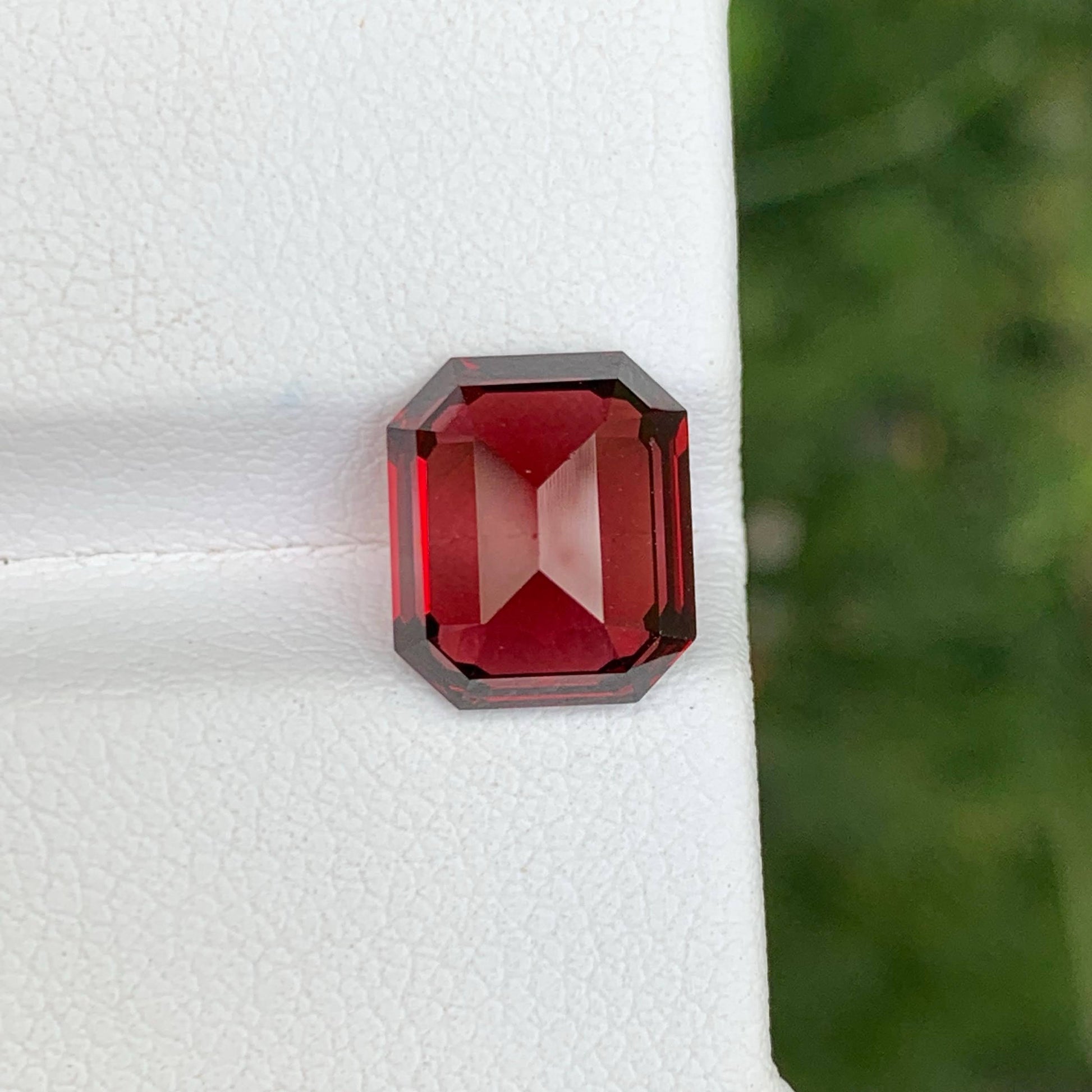 4.65 Ct Natural Sweet Red Garnet Emerald