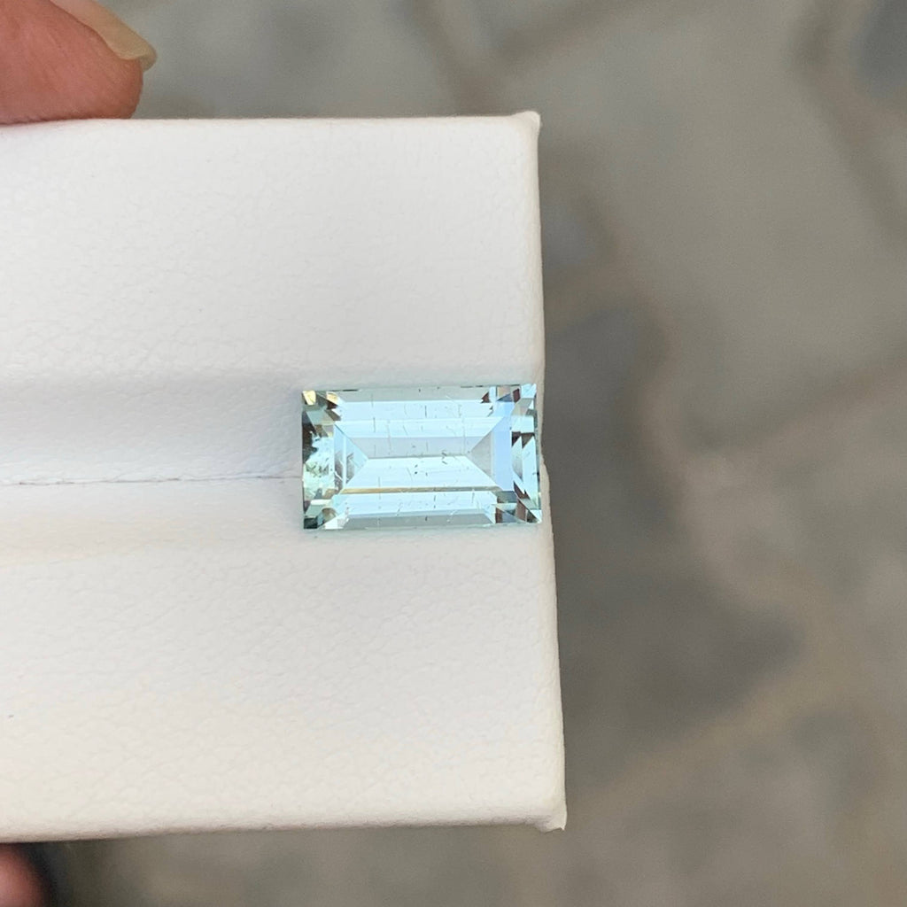 3.05 Carat Natural Loose Light Blue Color Aquamarine Baguette Cut Gemstone