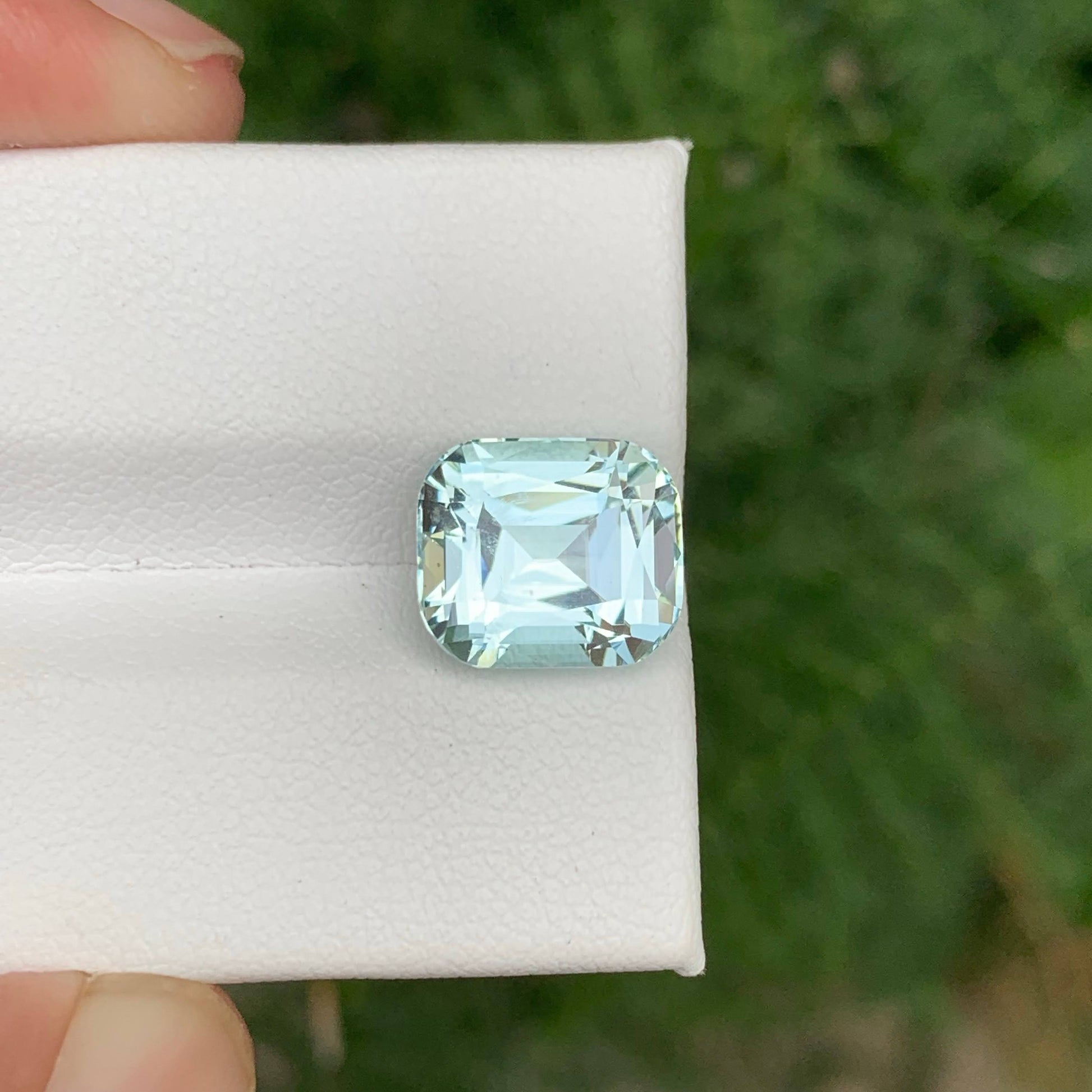 5.00 Carats Light Blue Aquamarine