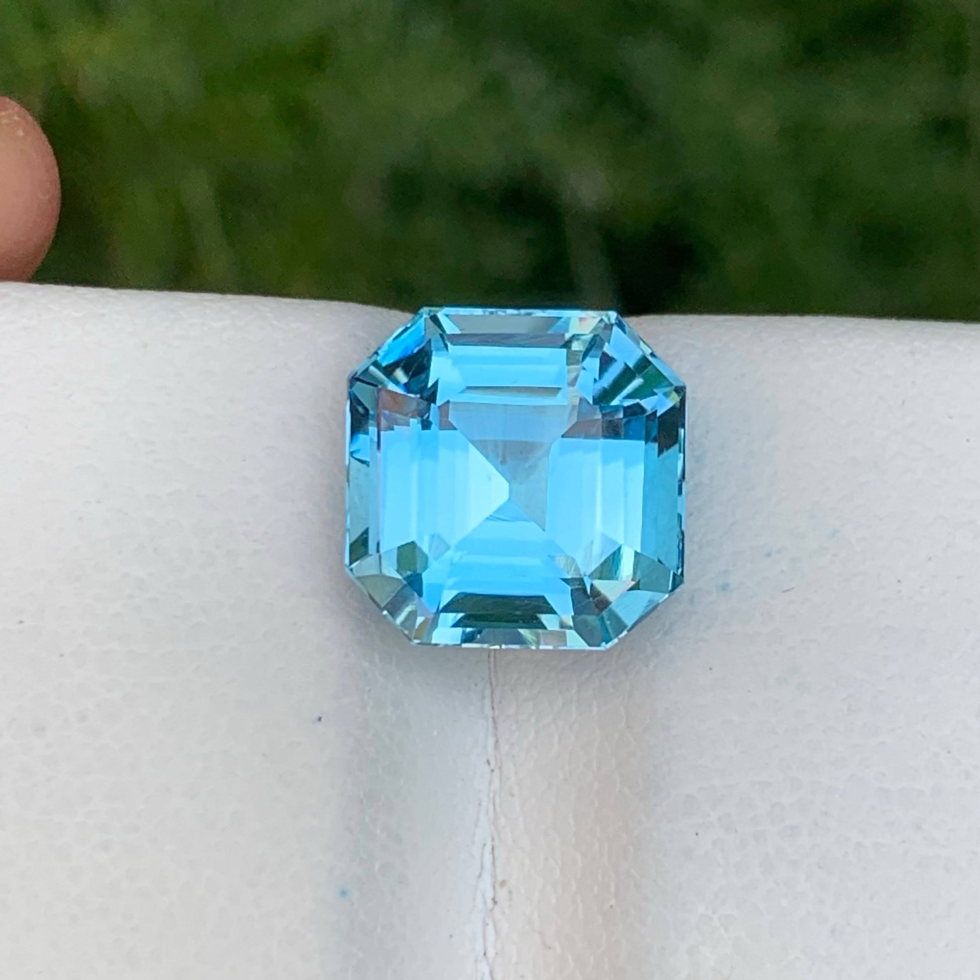 7.95 Carats Sky Blue Topaz