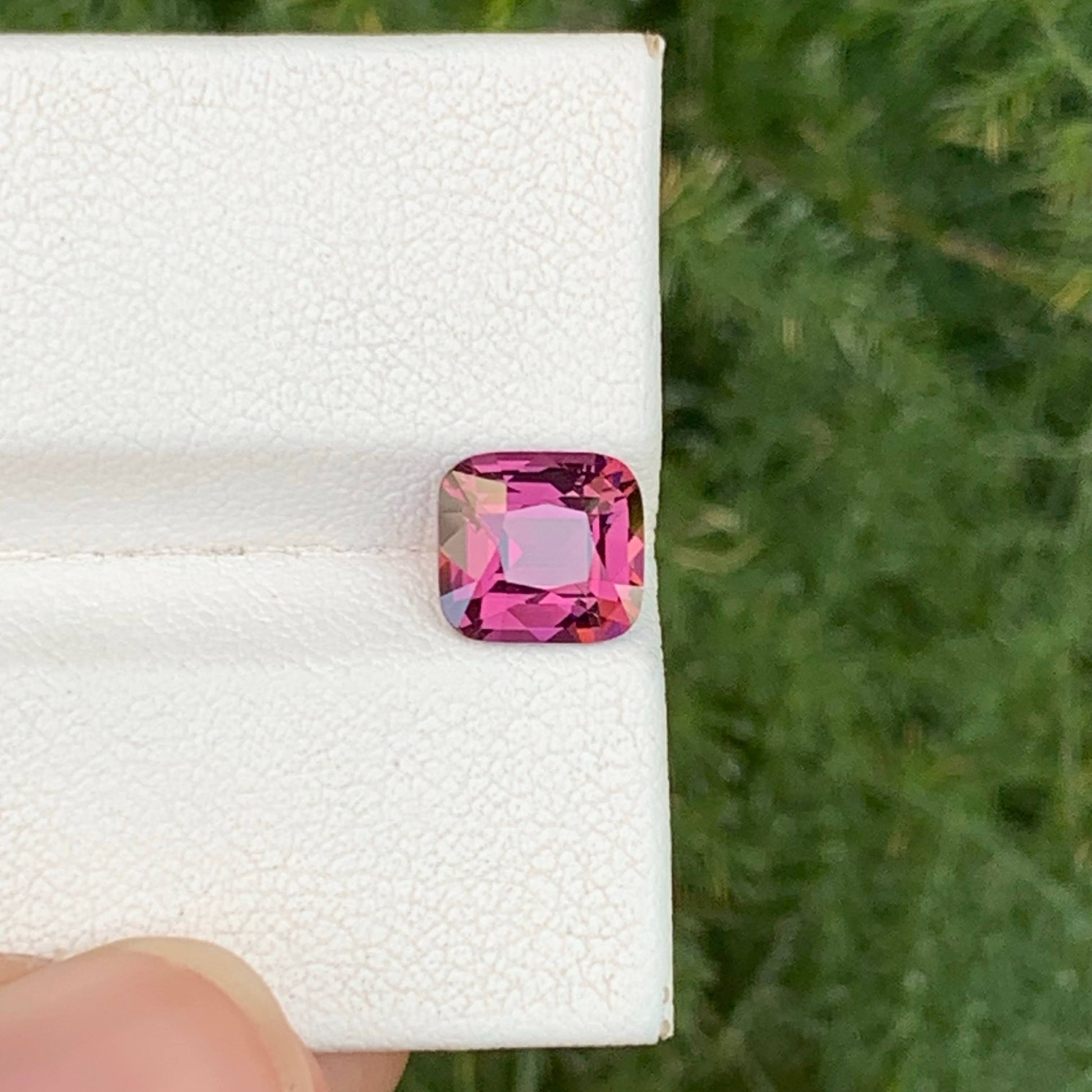 1.90 Carats Purplish Pink Spinel 