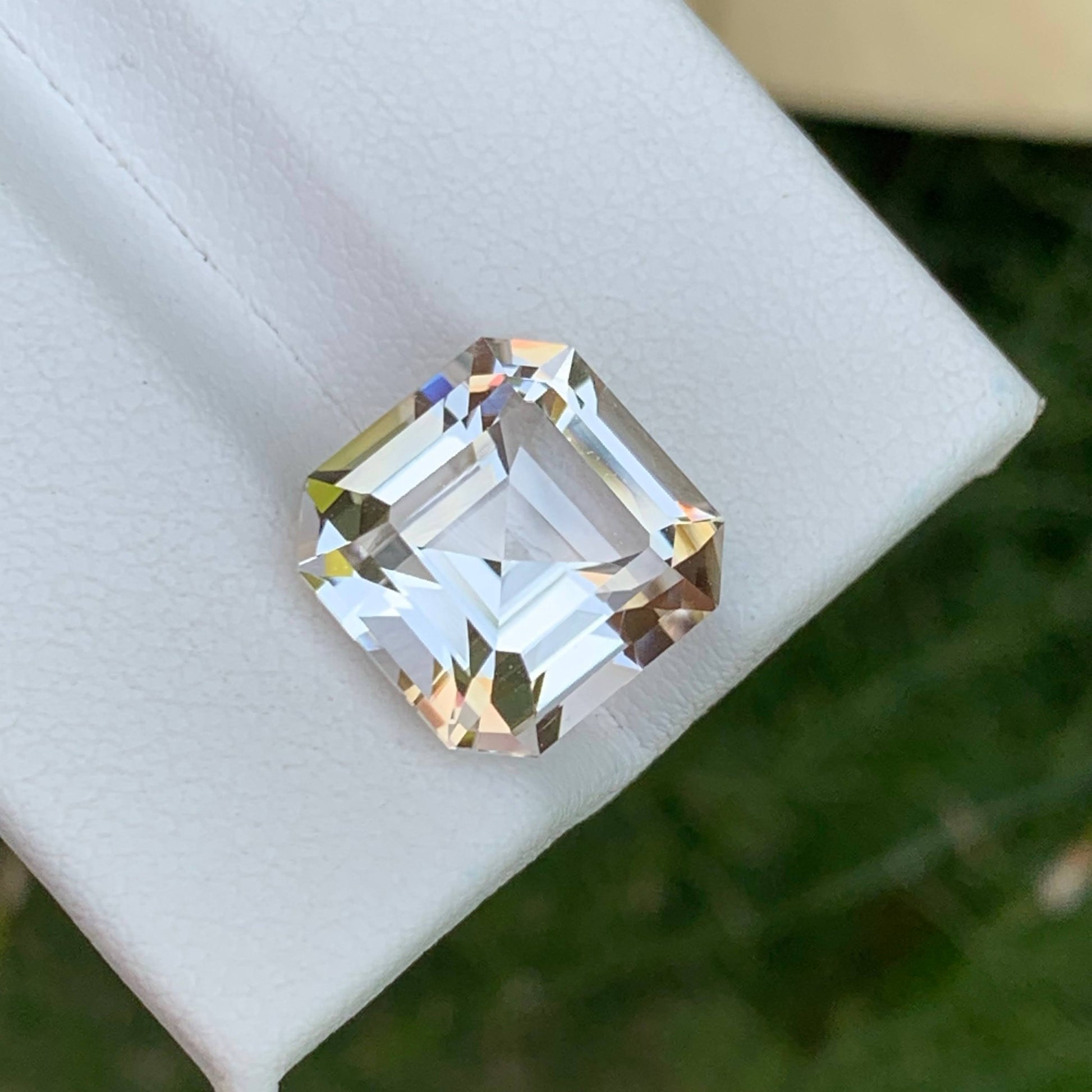 8.05 Carats Golden Topaz Stone