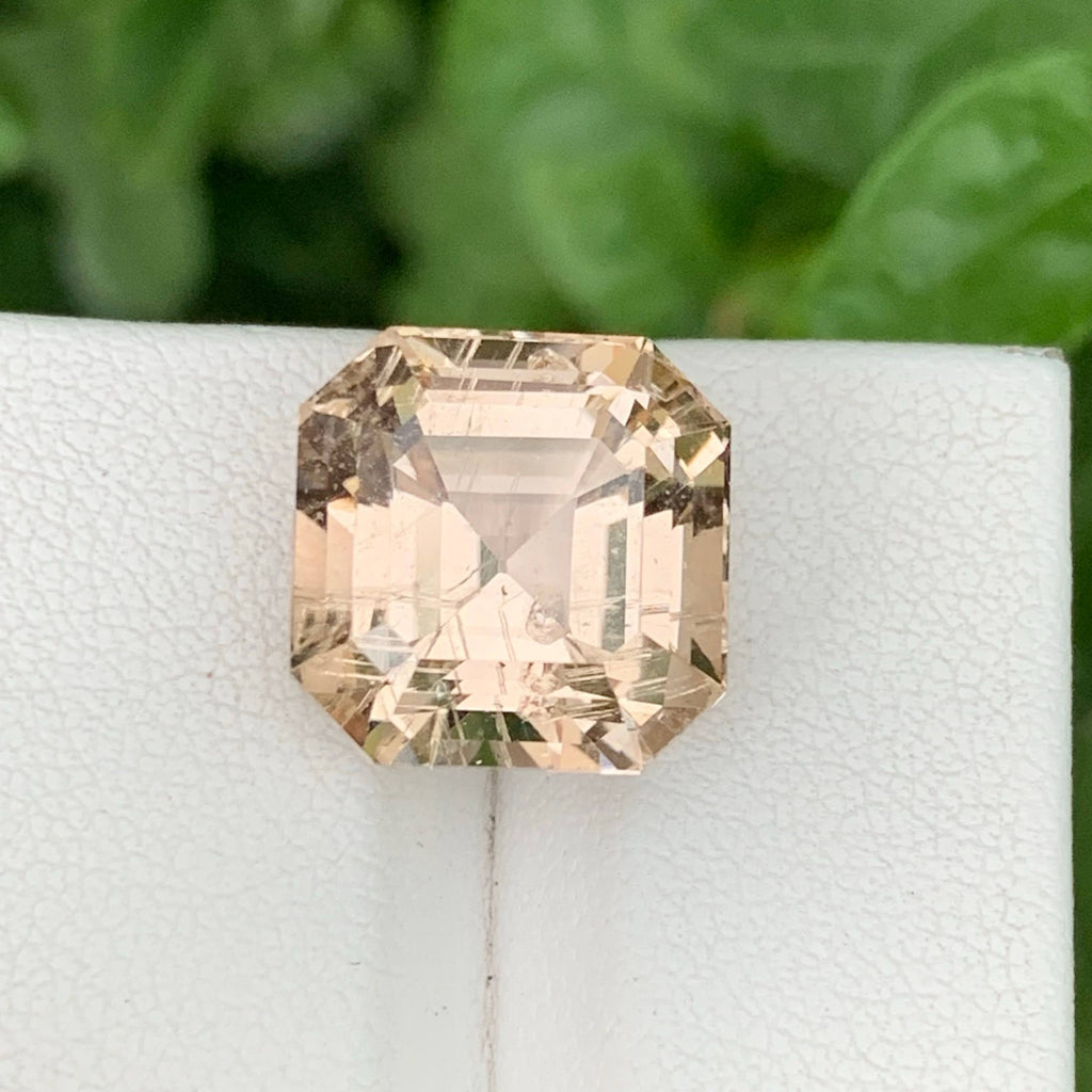15.90 Carats Golden Topaz Stone