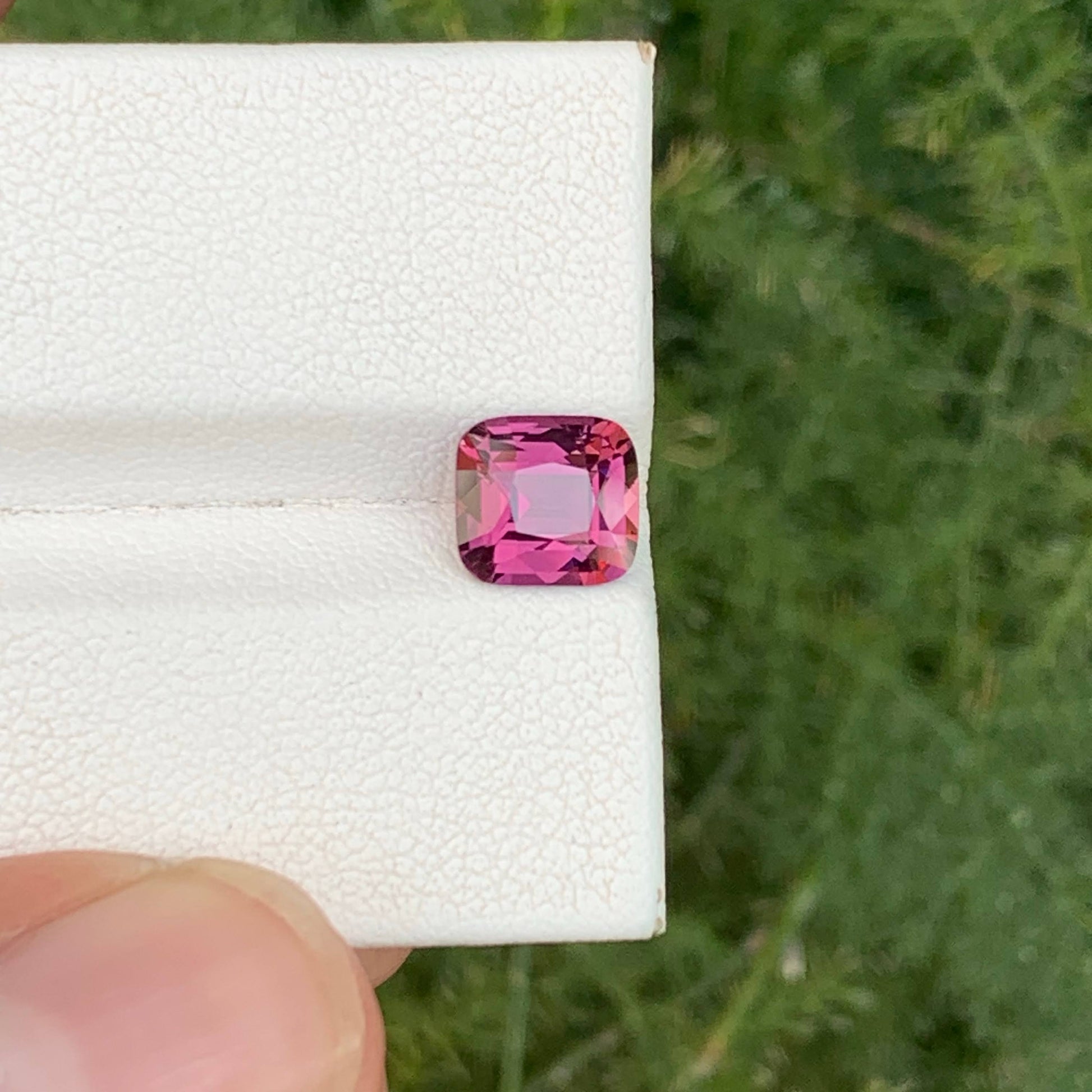 1.90 Carats Purplish Pink Spinel 