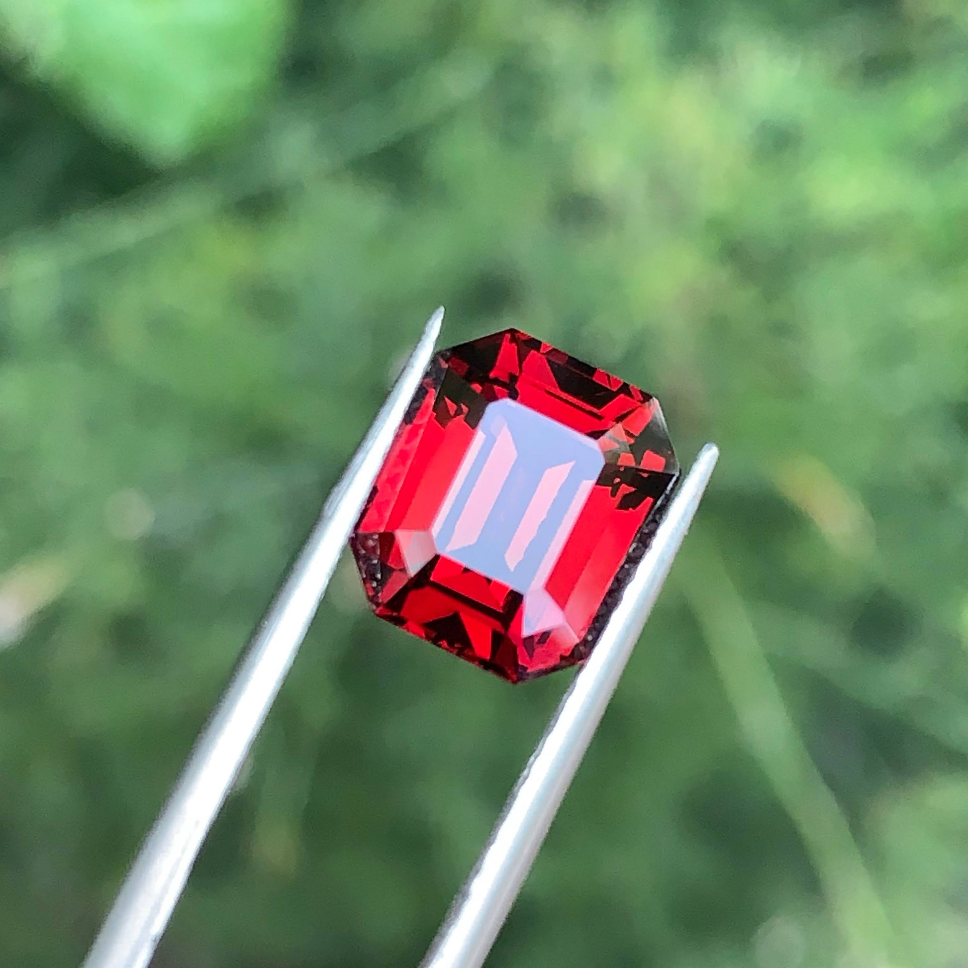 4.65 Ct Natural Sweet Red Garnet Emerald