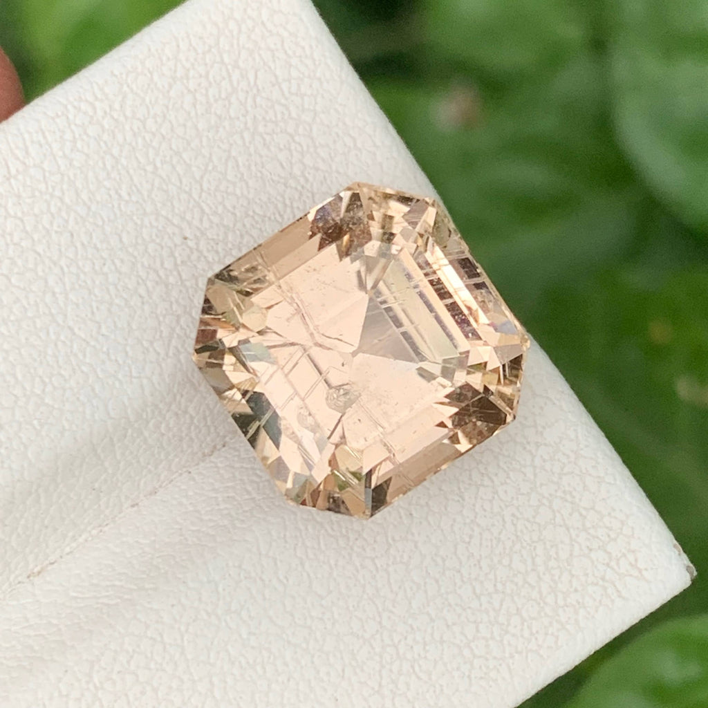 15.90 Carats Golden Topaz Stone