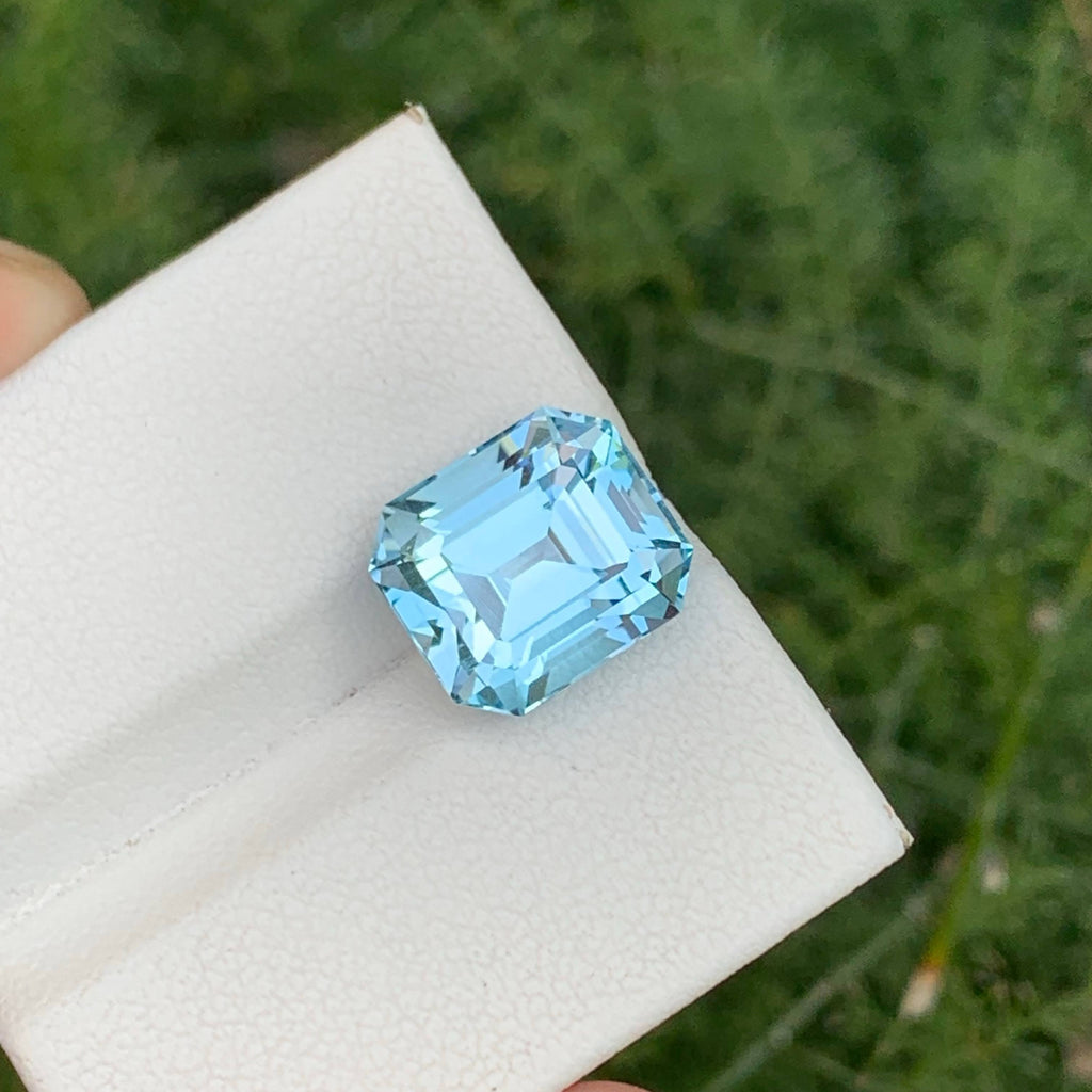 8.20 Carats Sky Blue Topaz